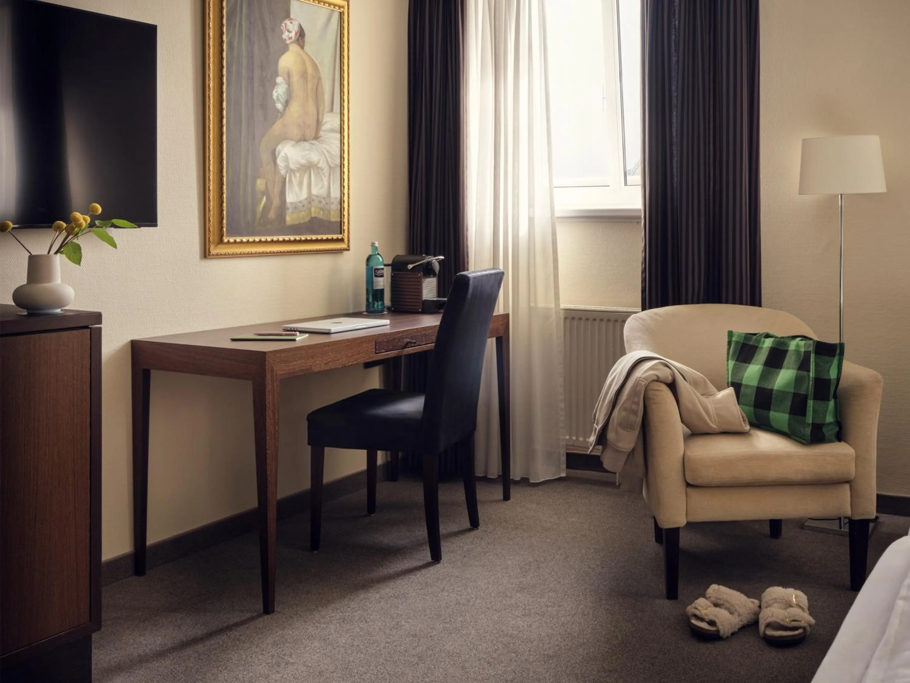 Bedroom, Bed in Metropolitan Hotel by Flemings