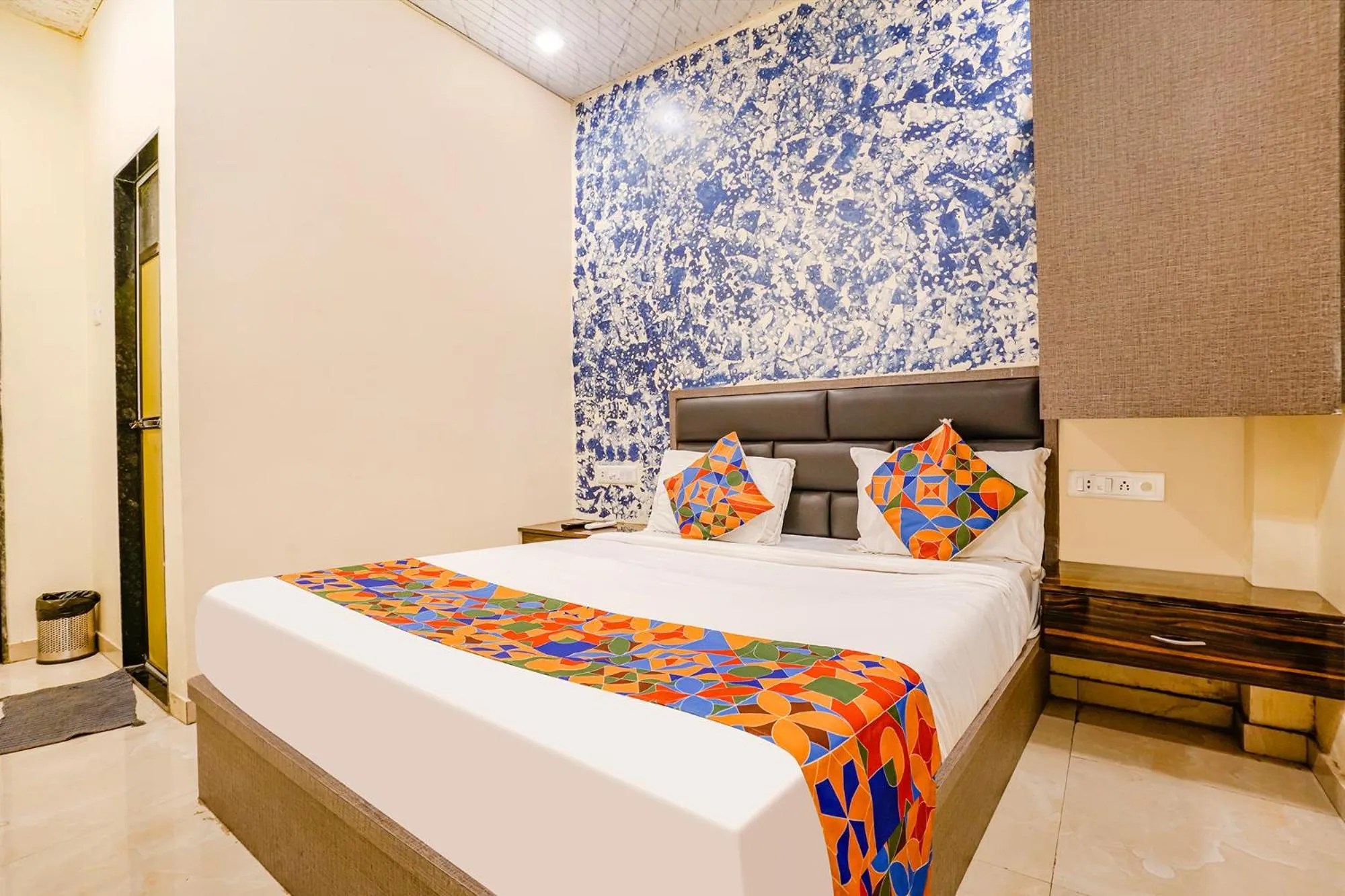 Bed in FabHotel The United - Nr Mumbai International Airport
