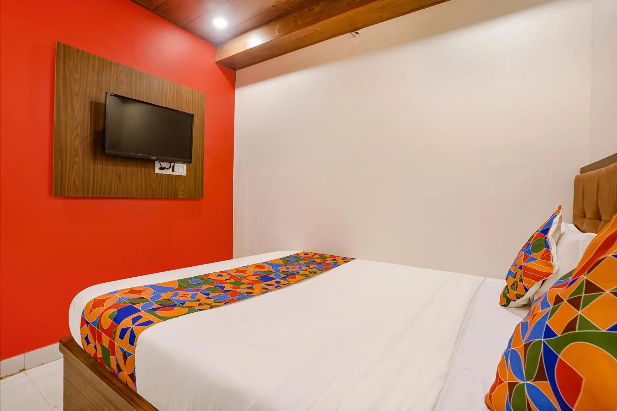 Bed in FabHotel The United - Nr Mumbai International Airport