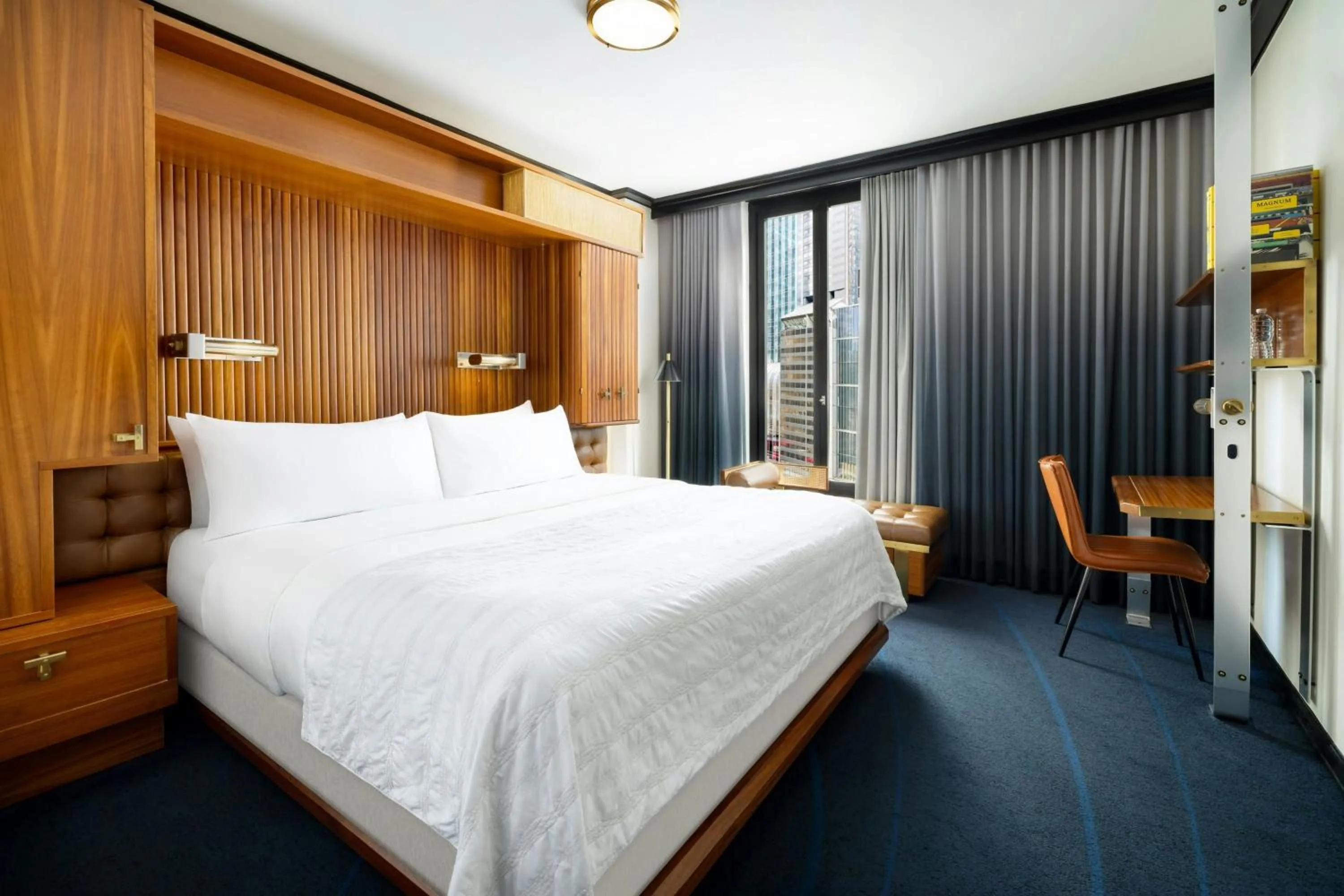 Photo of the whole room, Bed in Le Meridien New York, Central Park