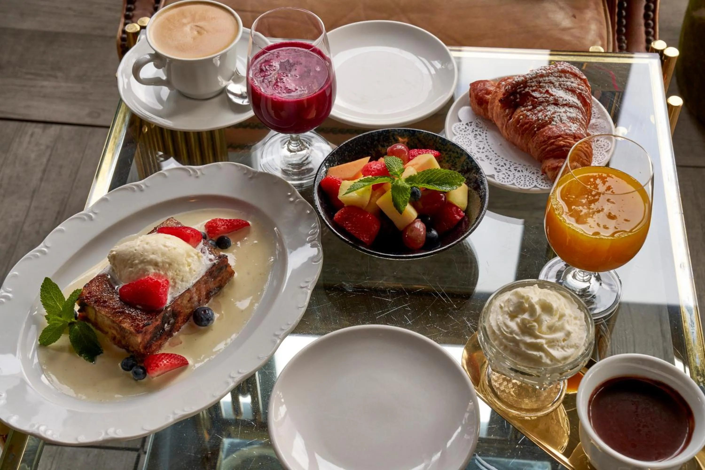 Restaurant/places to eat in Le Meridien New York, Central Park