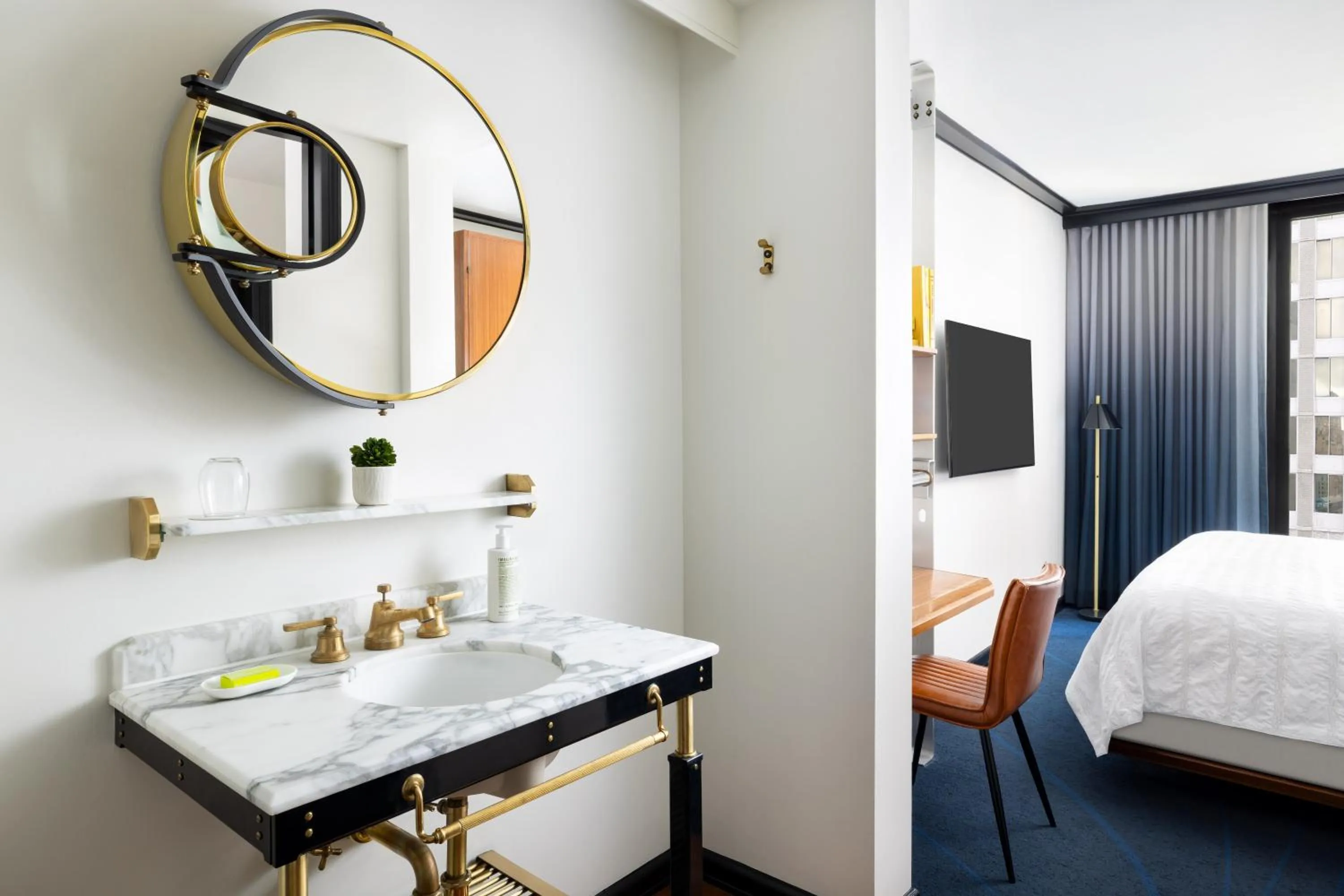 Bed in Le Meridien New York, Central Park