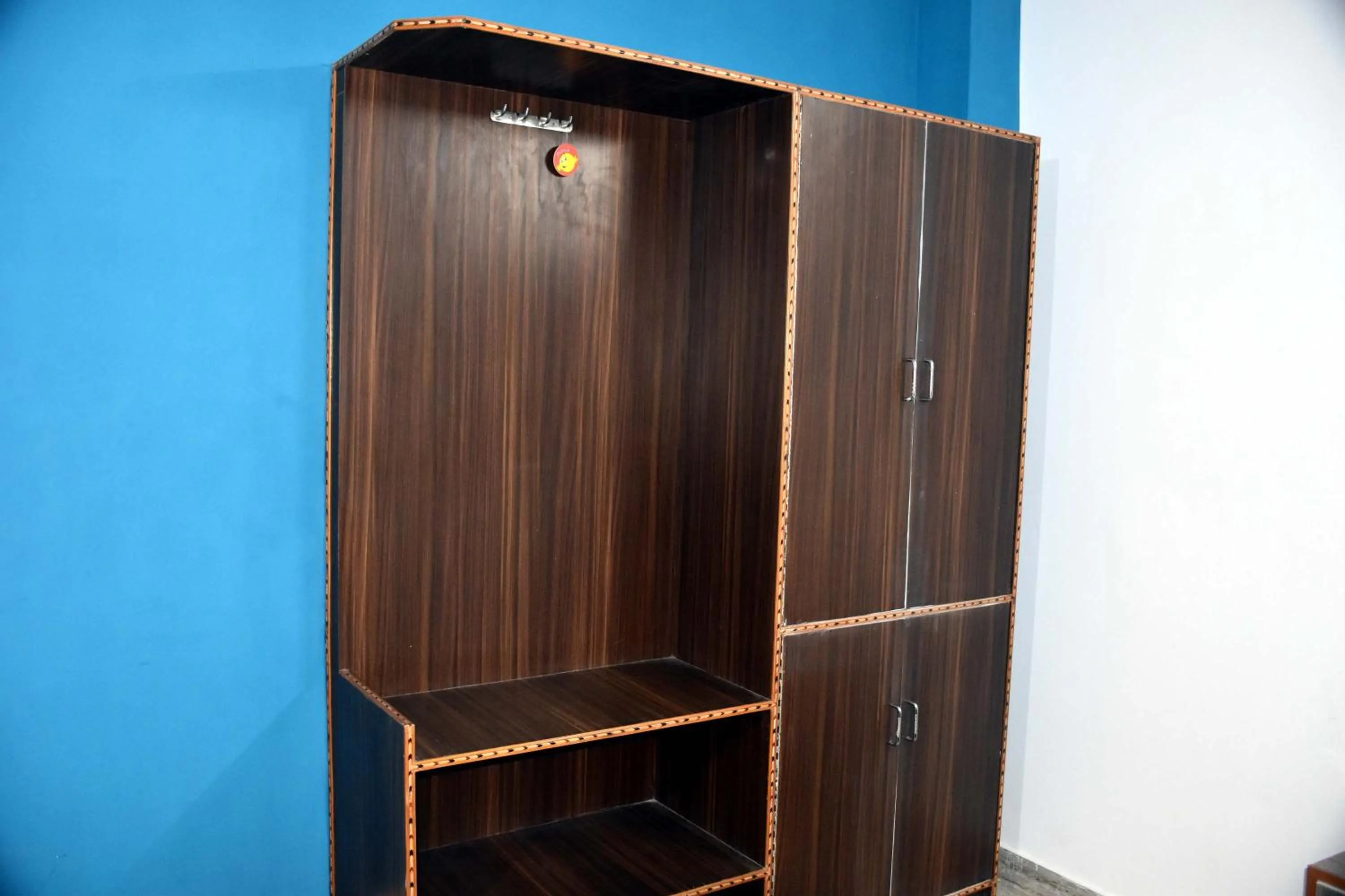 Communal lounge/ TV room in Whistling Alpines