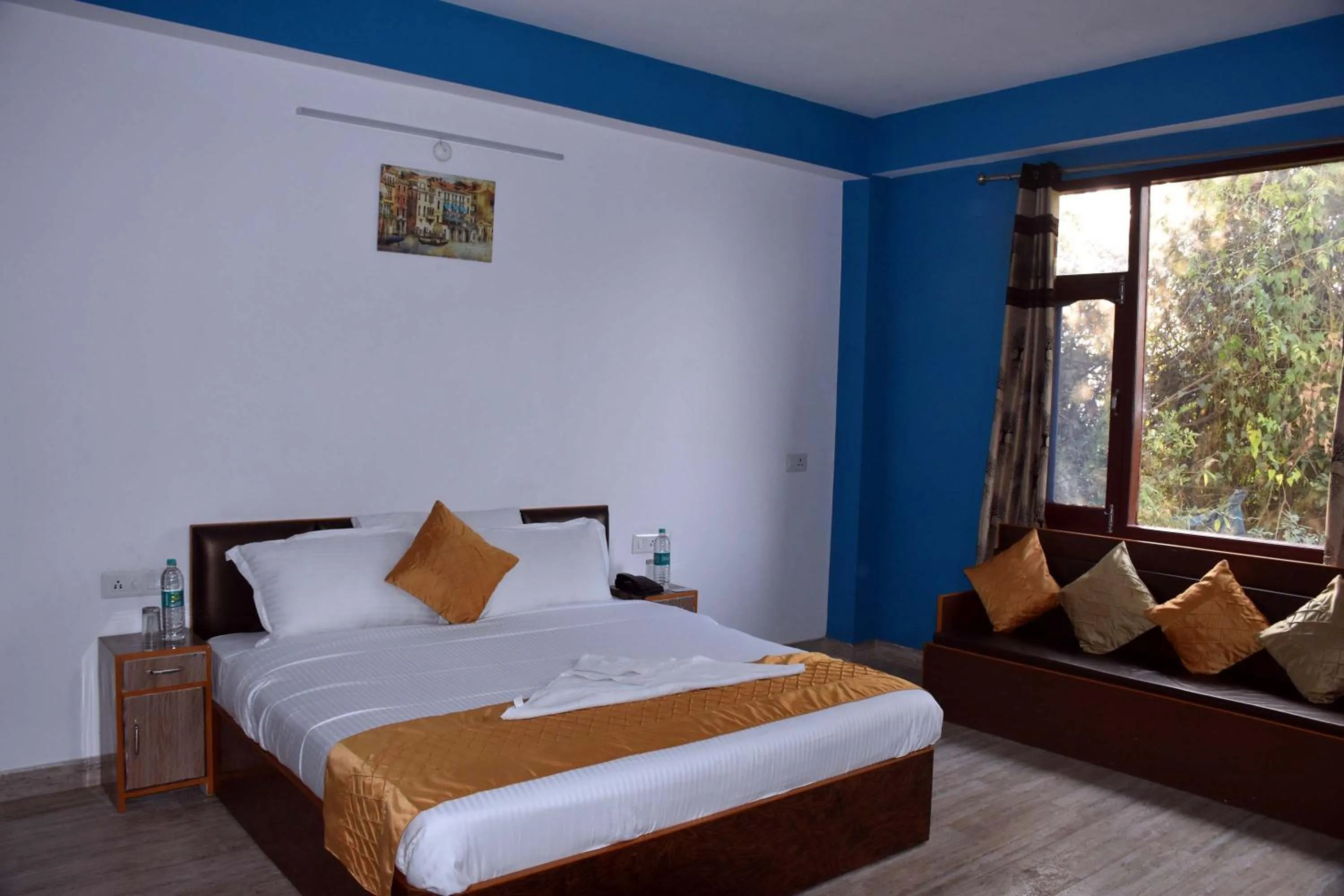 Bedroom in Whistling Alpines