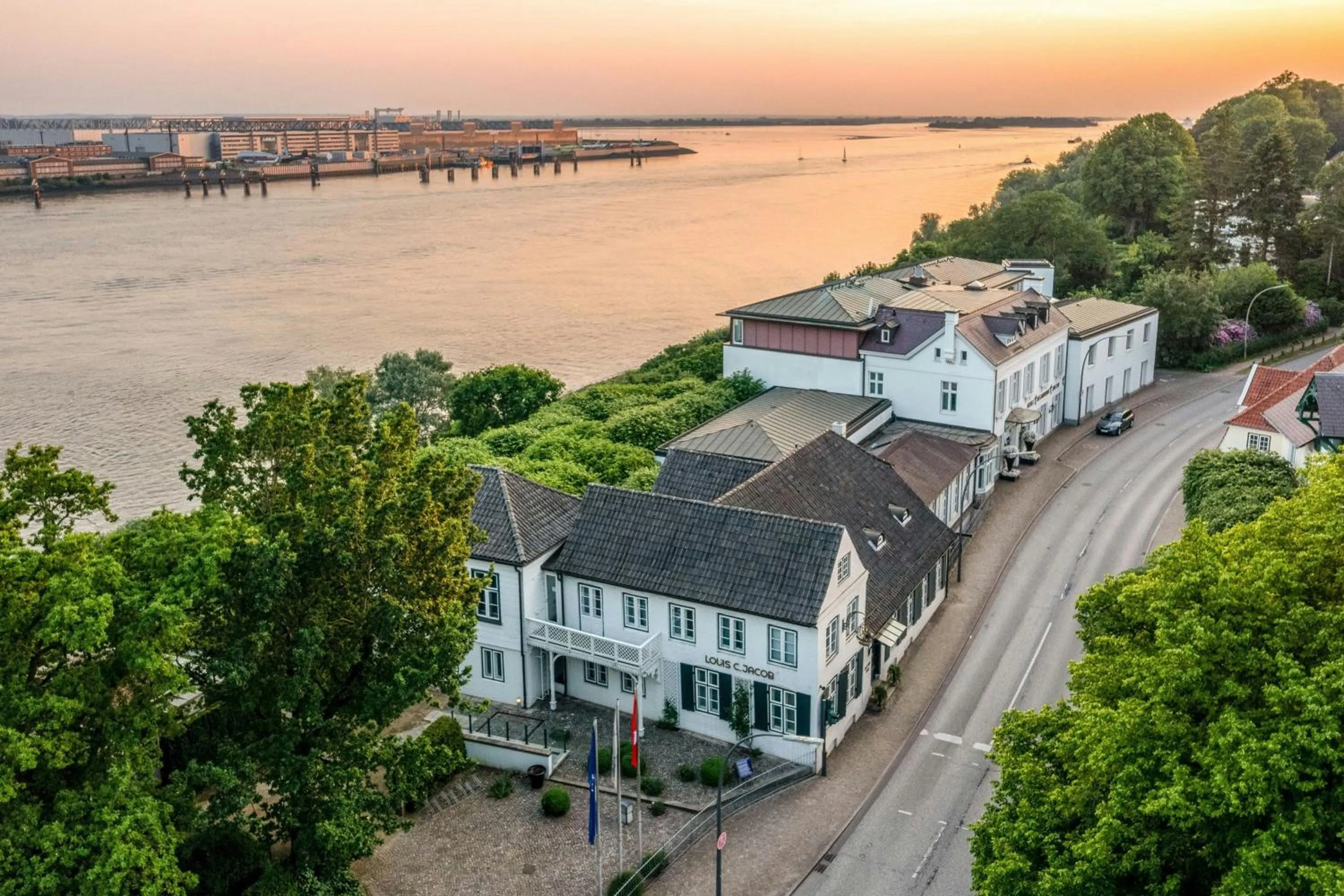 Property building in Louis C Jacob, Hamburg, Autograph Collection