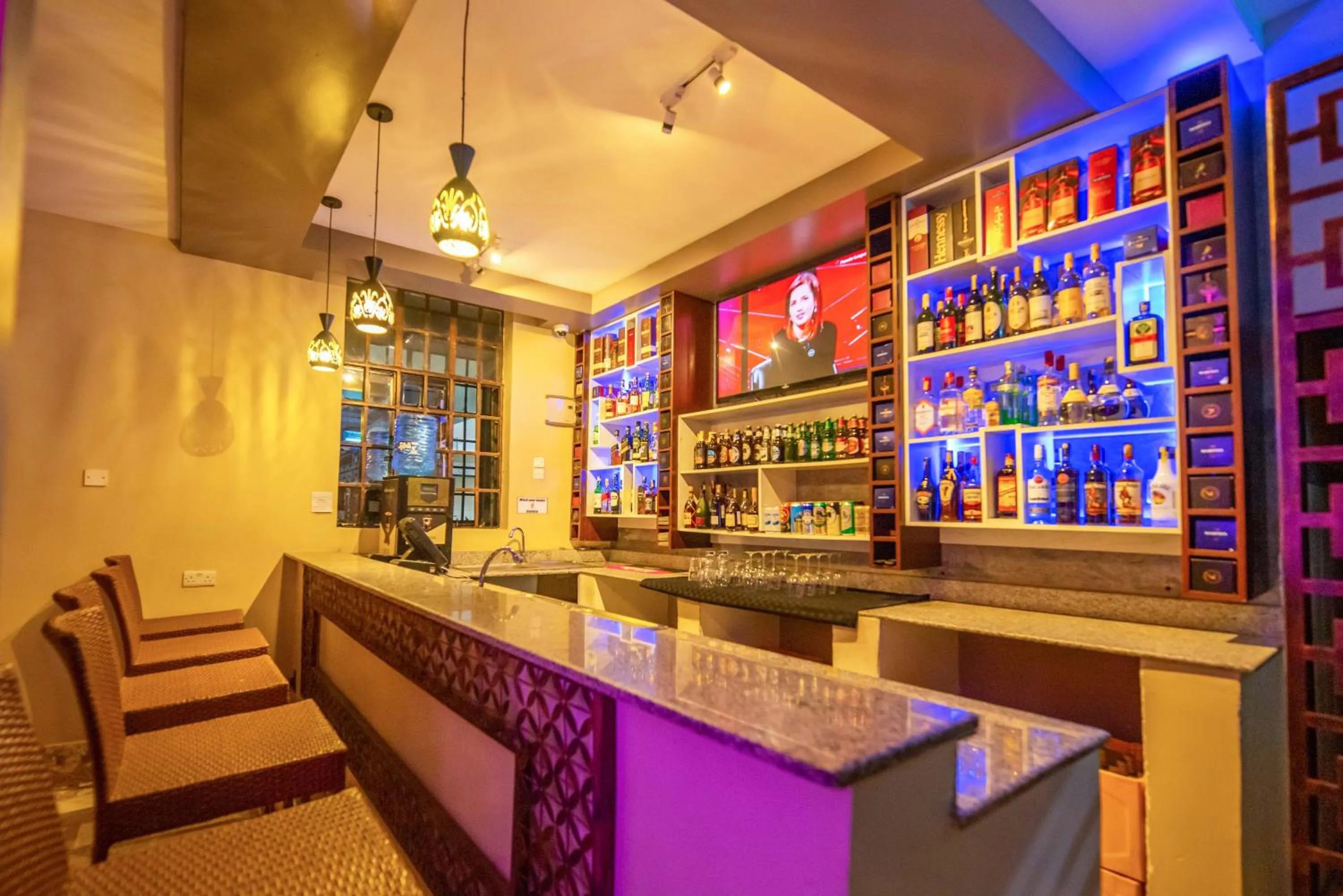 Lounge or bar in Kings Premier Inn