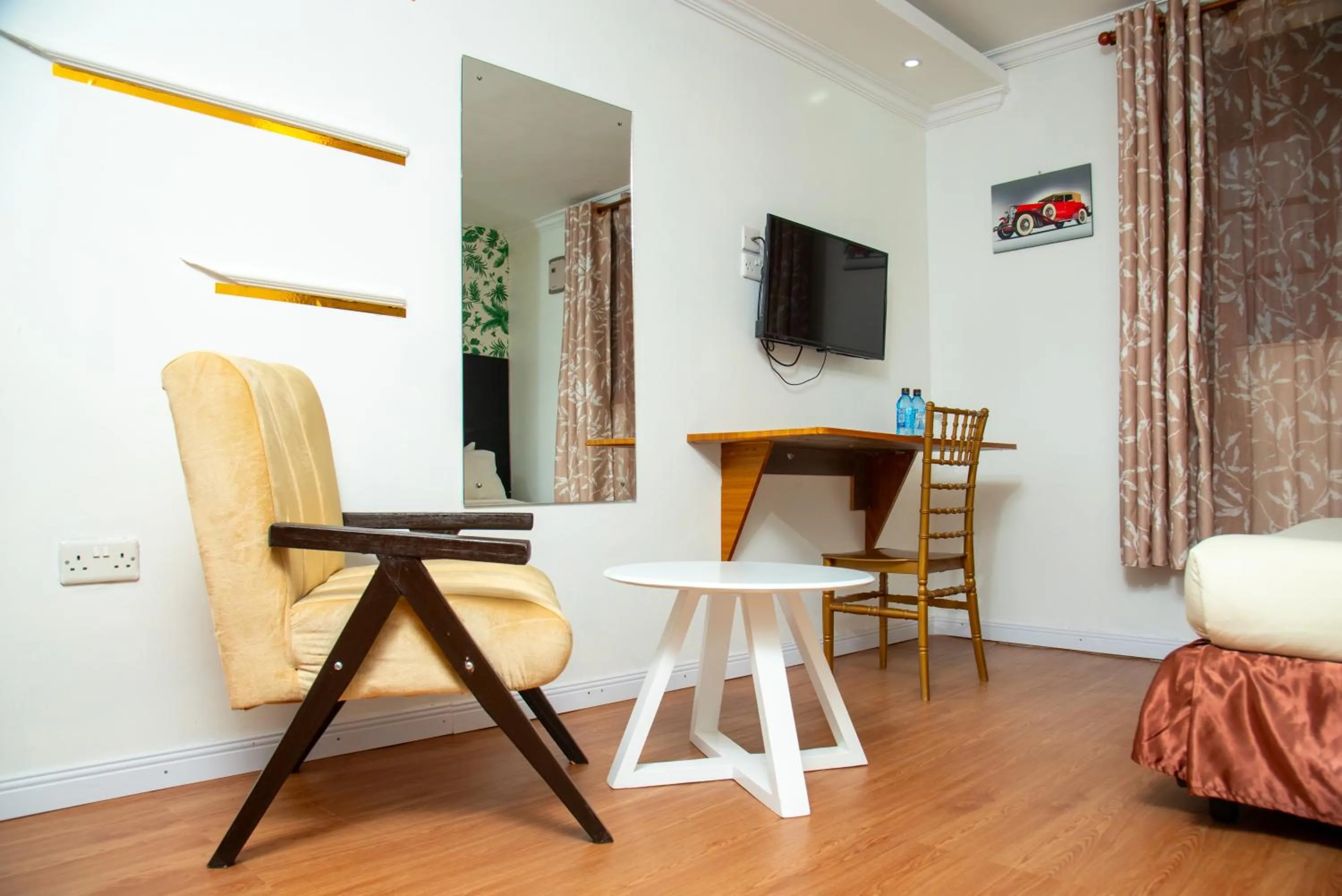 TV and multimedia in Kings Premier Inn