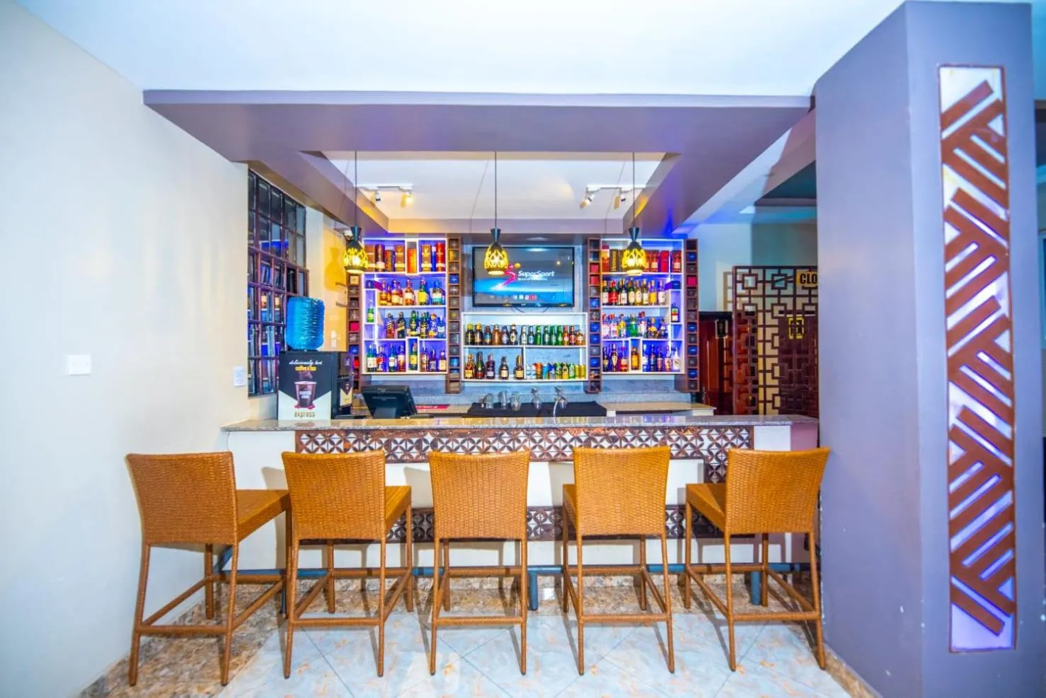 Lounge or bar in Kings Premier Inn