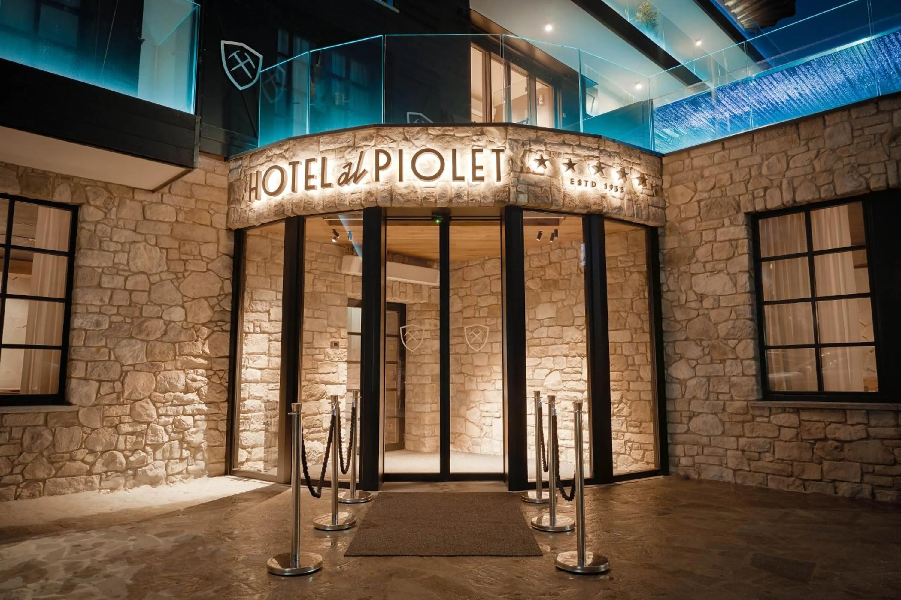 Property building in Hotel al Piolet