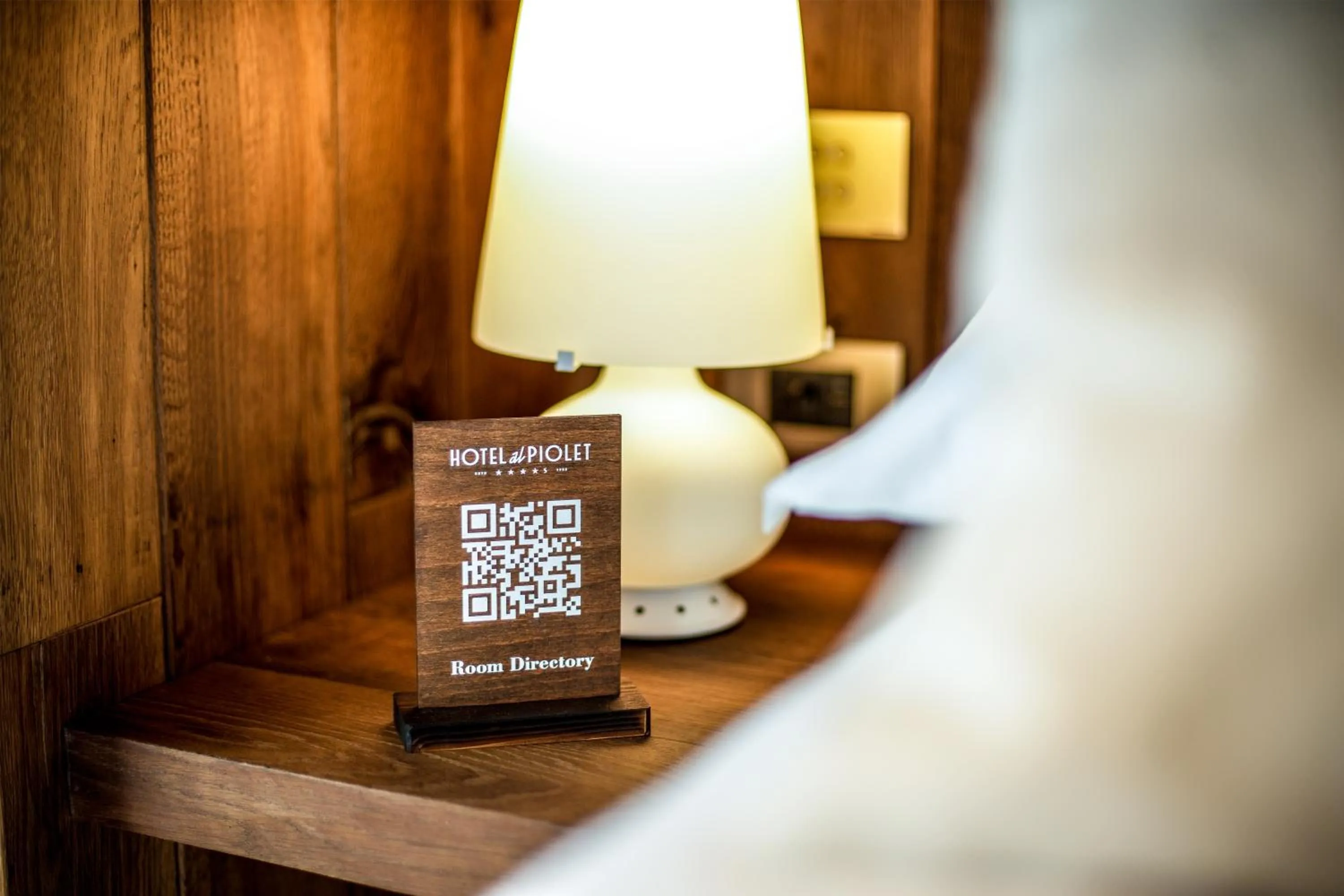 Decorative detail, Bed in Hotel al Piolet