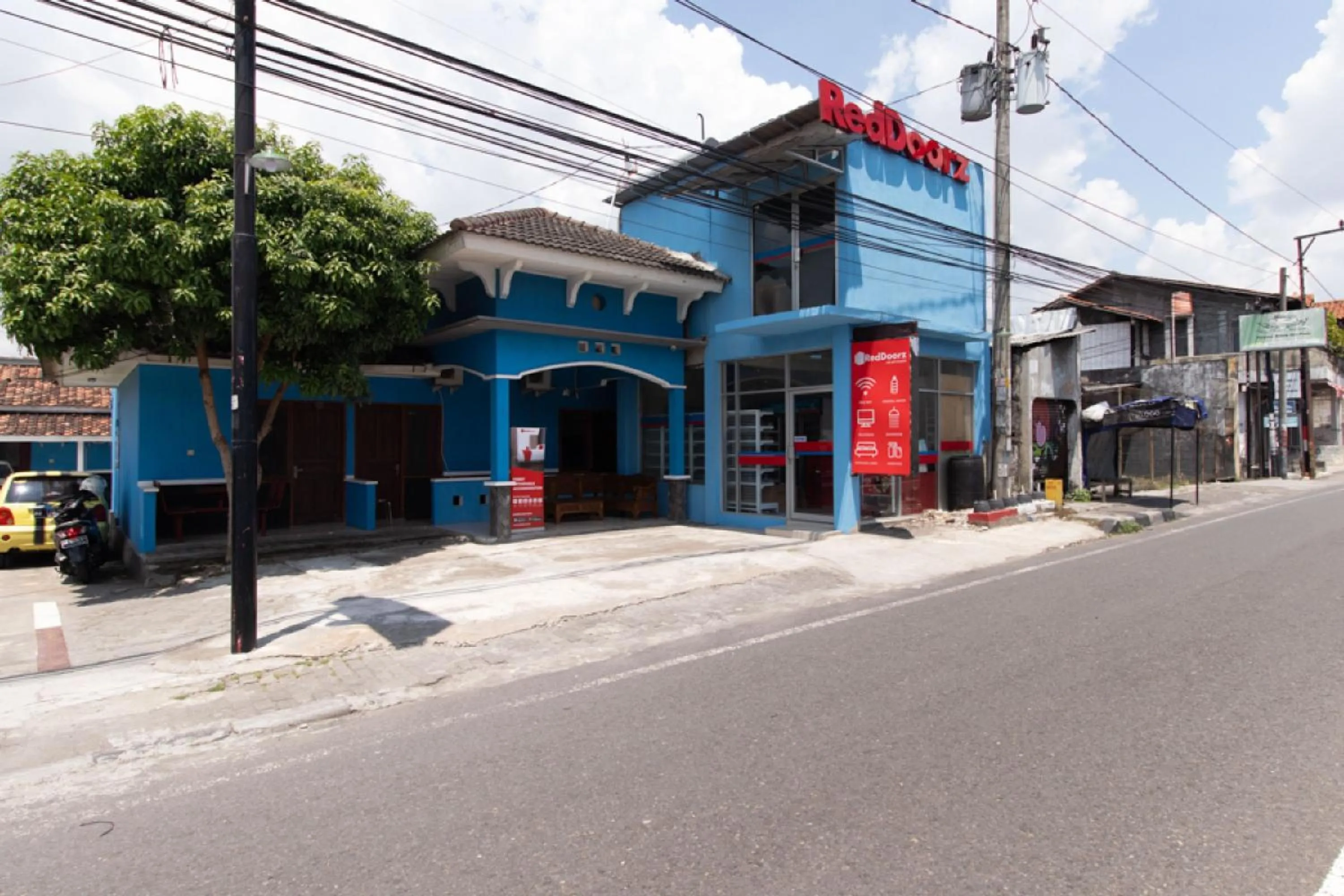 Facade/entrance in RedDoorz @ Raya Janti Yogyakarta