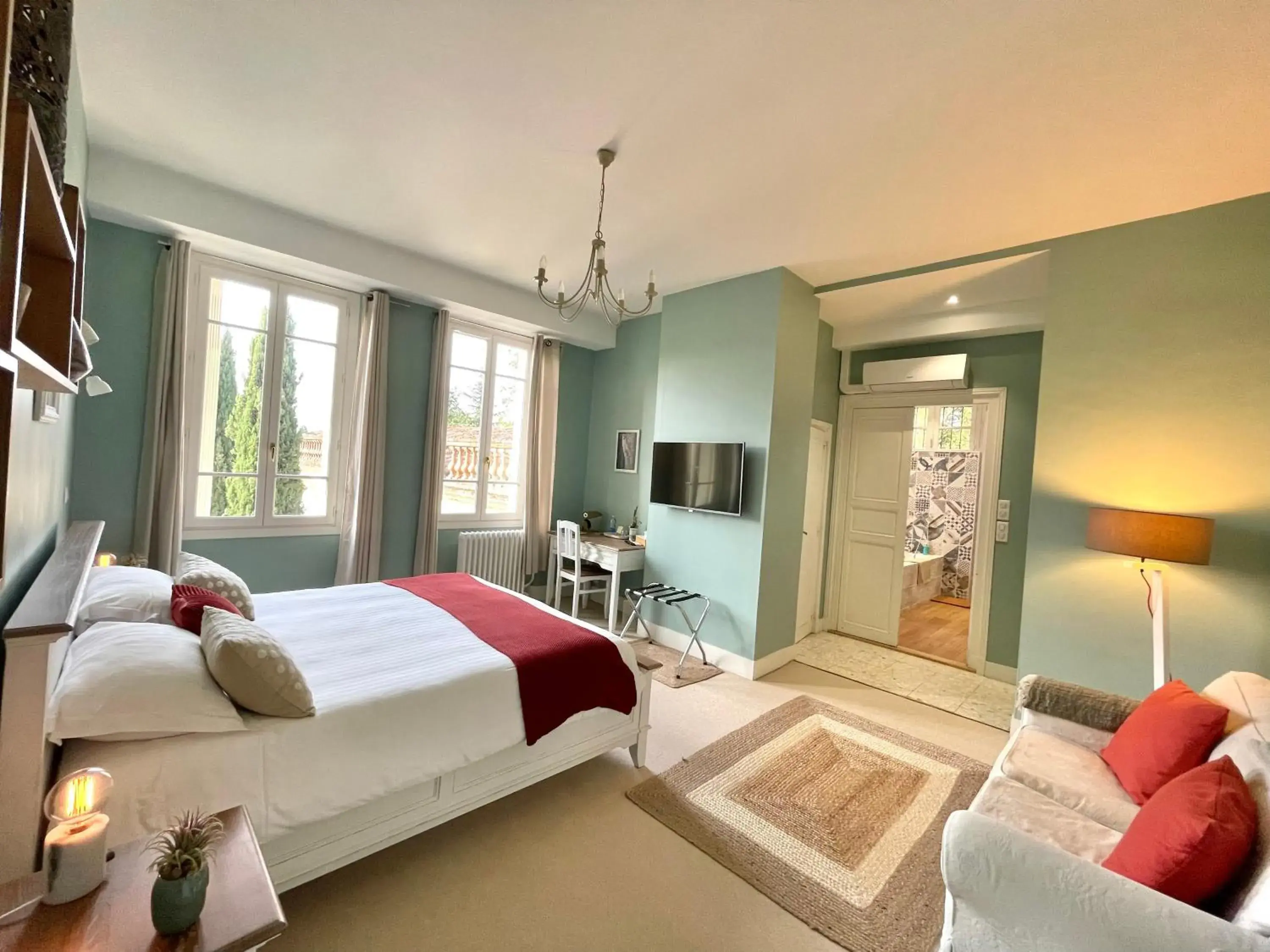 Suite with Garden View - single occupancy in La Mélanotte Suite with Garden View - single occupancy in La Mélanotte