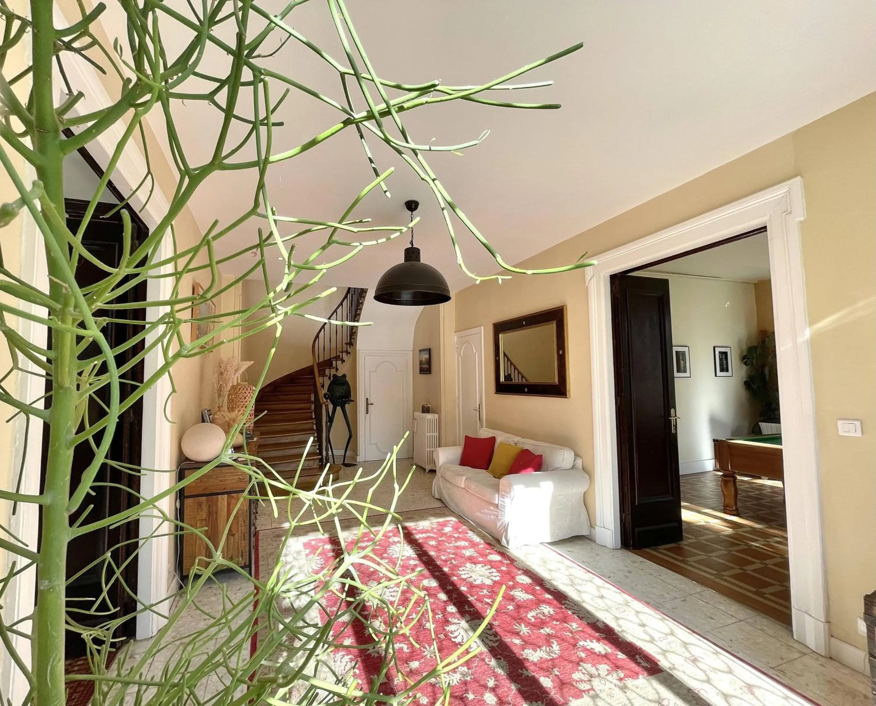 Internal: Not applicable to any particular room in La Mélanotte