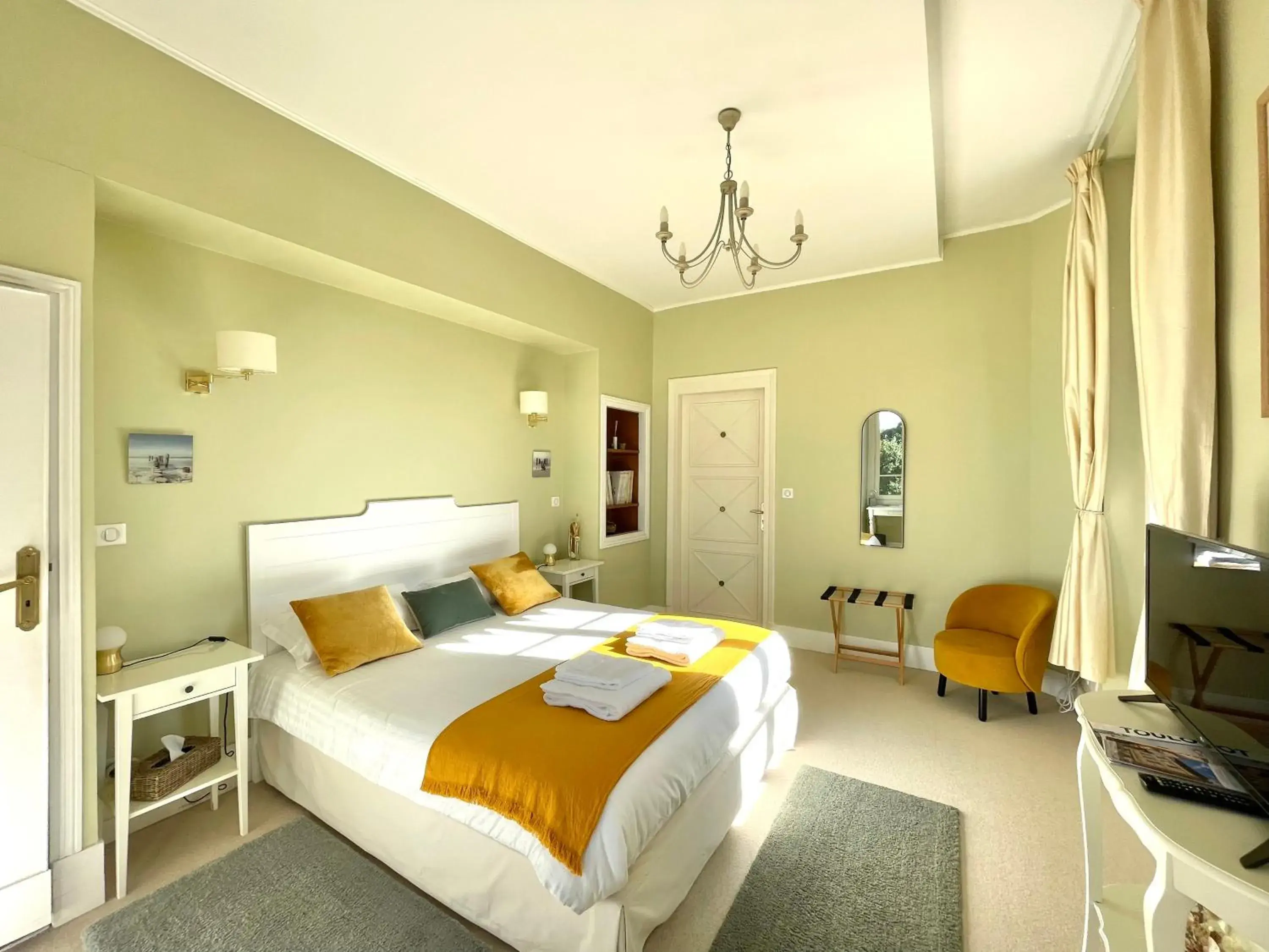 Double Room with Garden View - single occupancy in La Mélanotte Double Room with Garden View - single occupancy in La Mélanotte