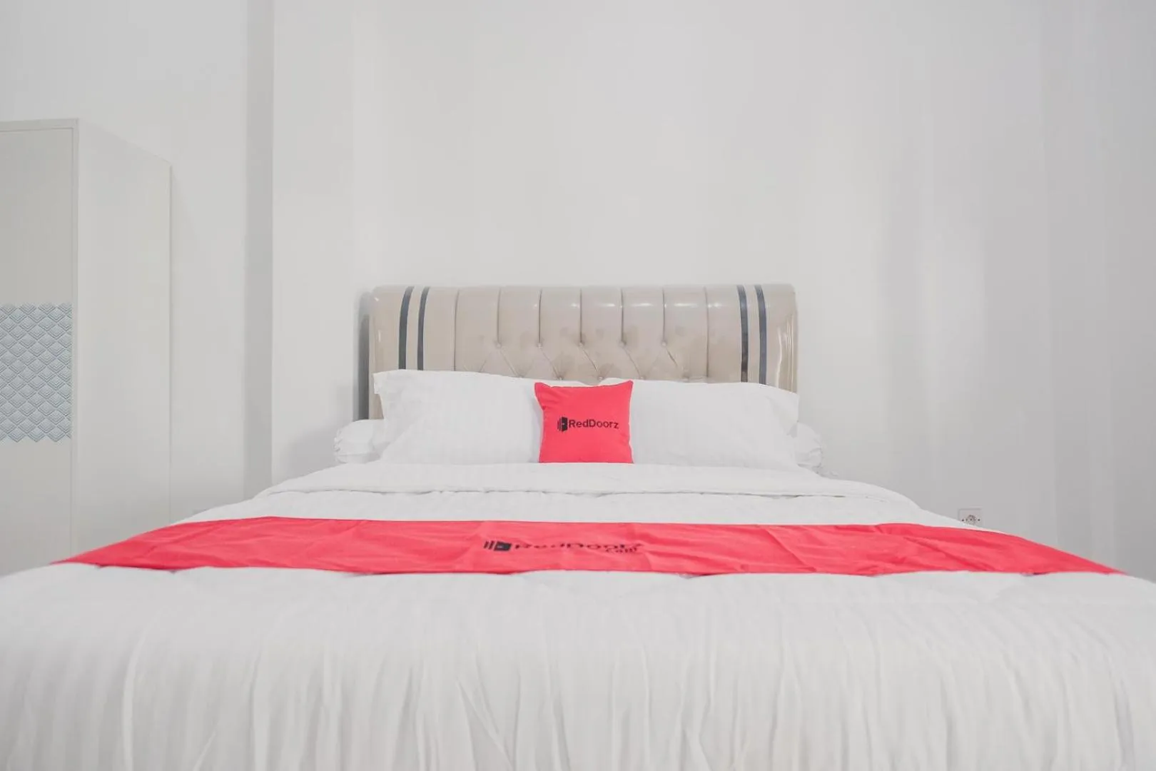 Bedroom, Bed in RedDoorz Syariah near Arafah Hospital Jambi