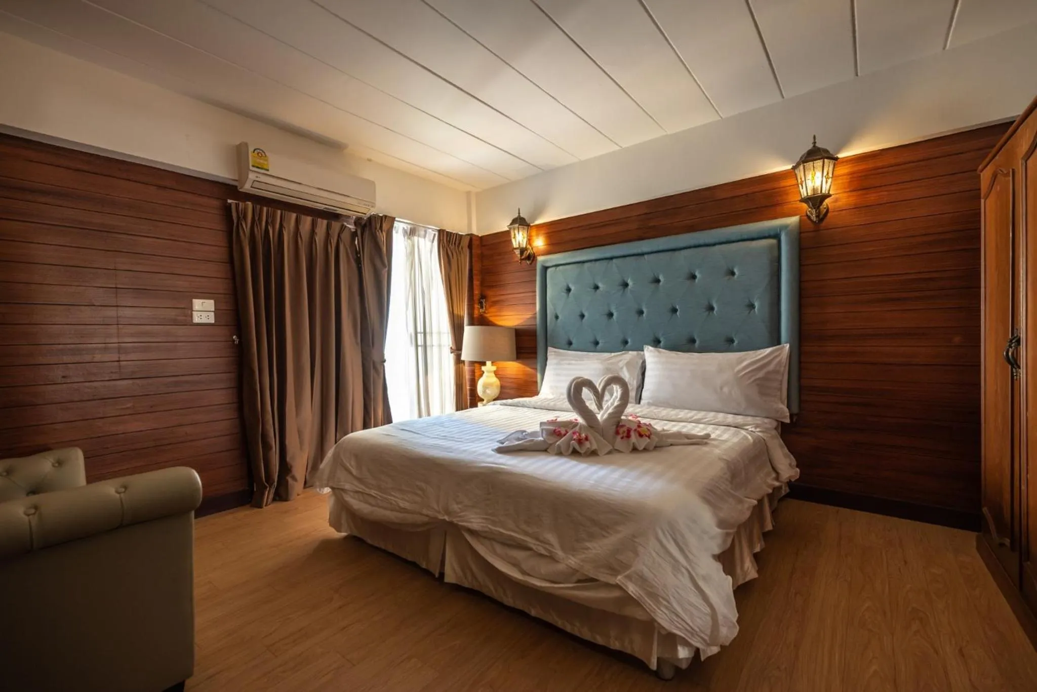 Bed in @42 Residence