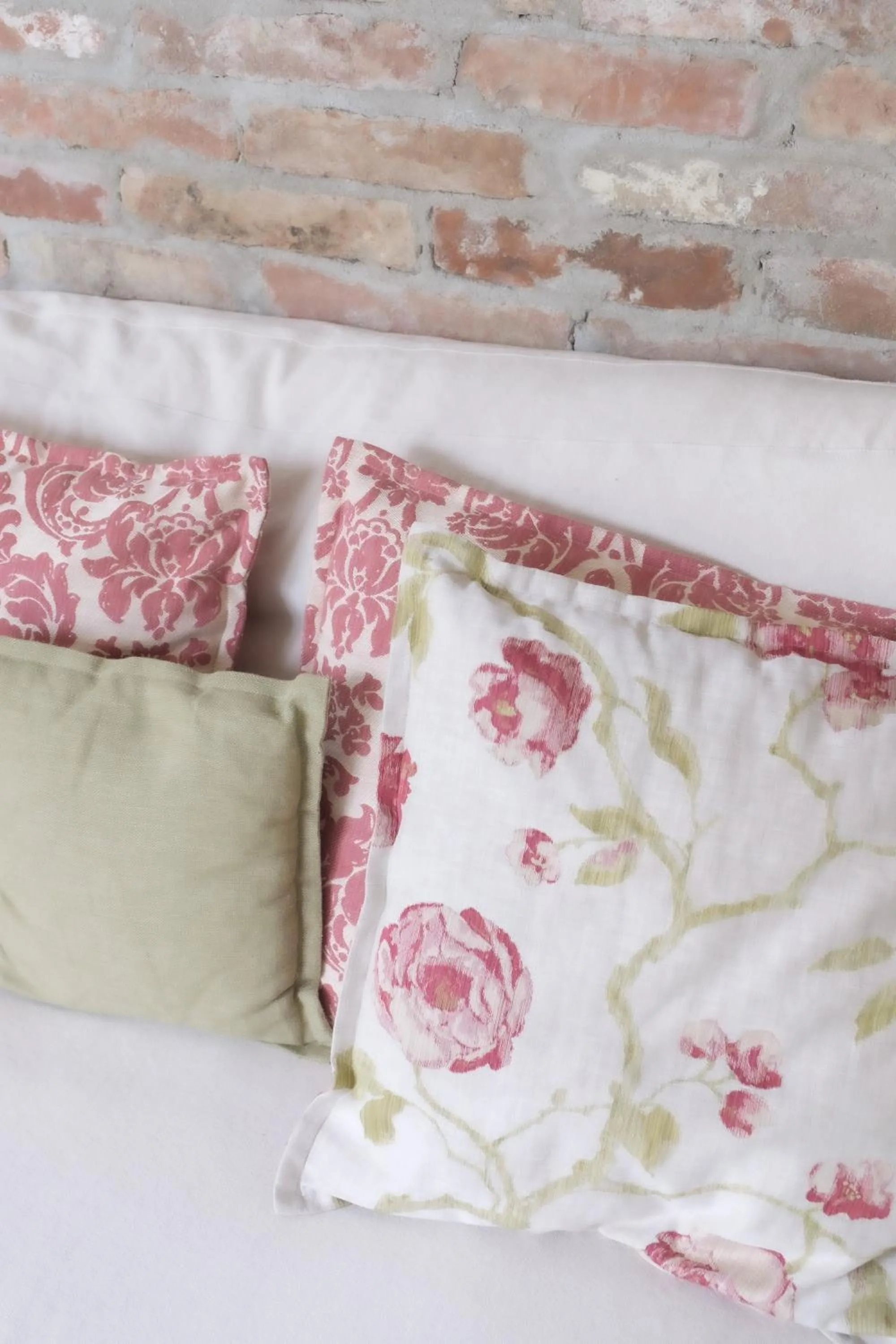 Bed in Borgo 69 Villas & Suites