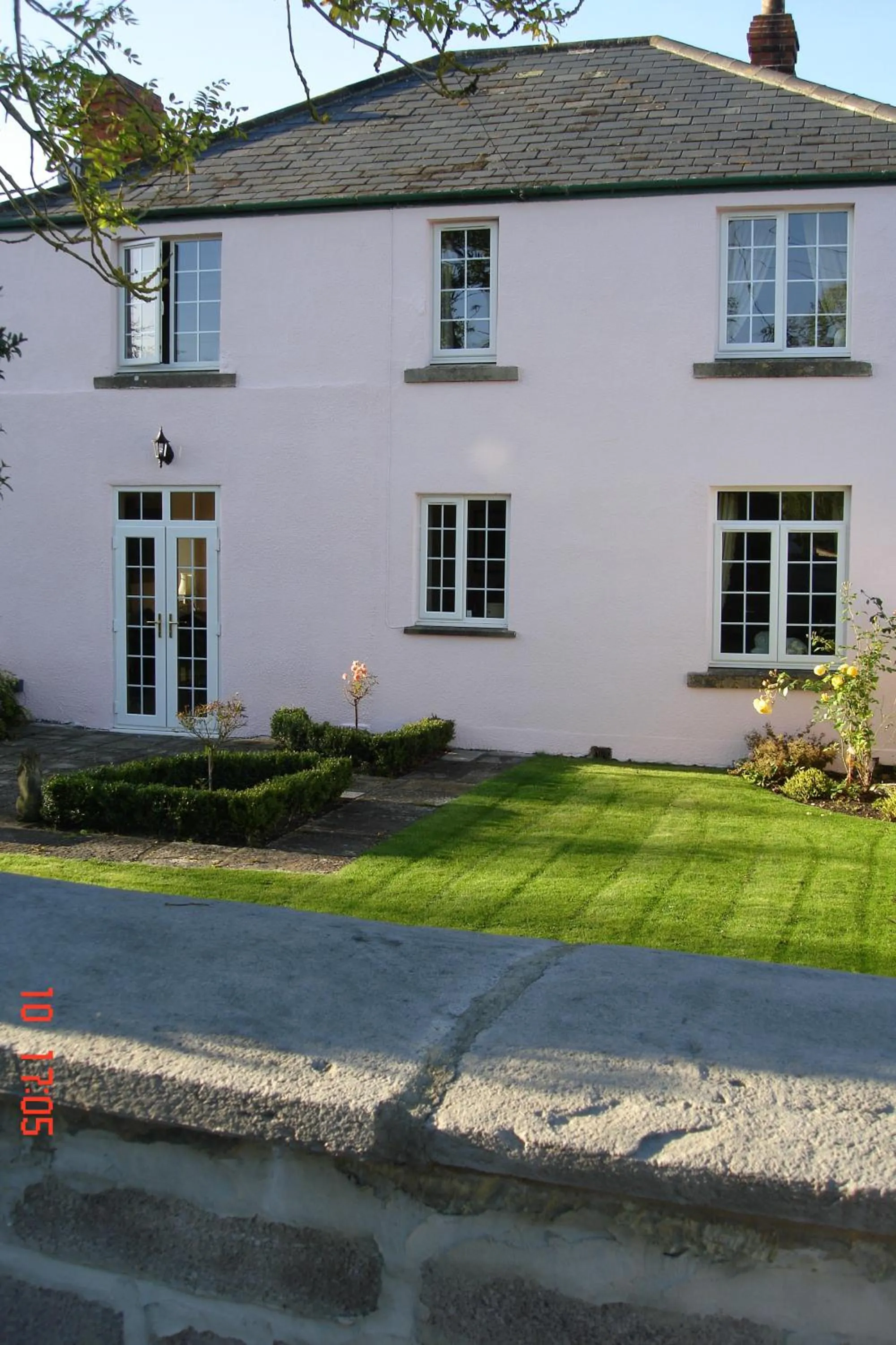 Facade/entrance in Petercott