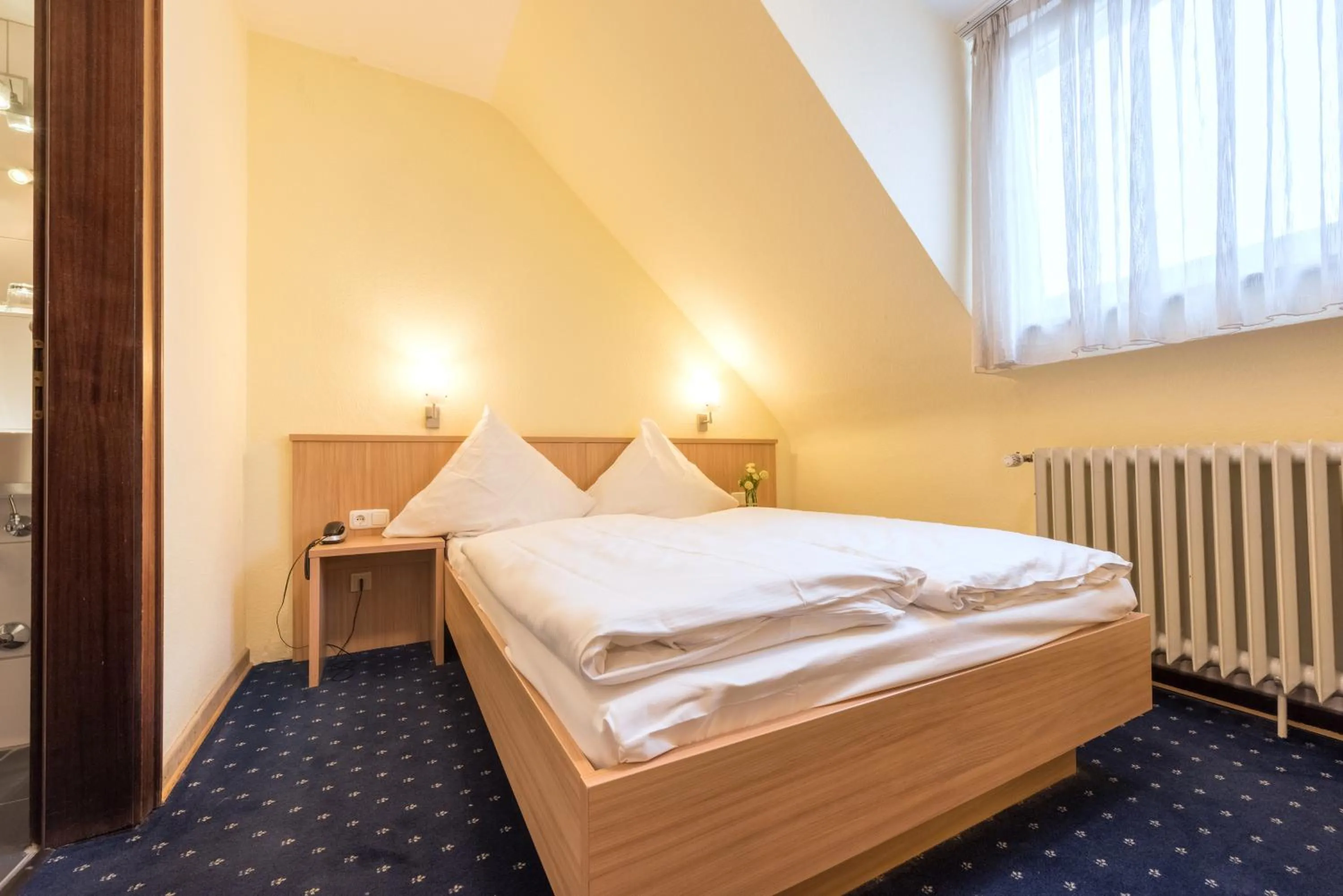 Photo of the whole room, Bed in Hotel Windsor