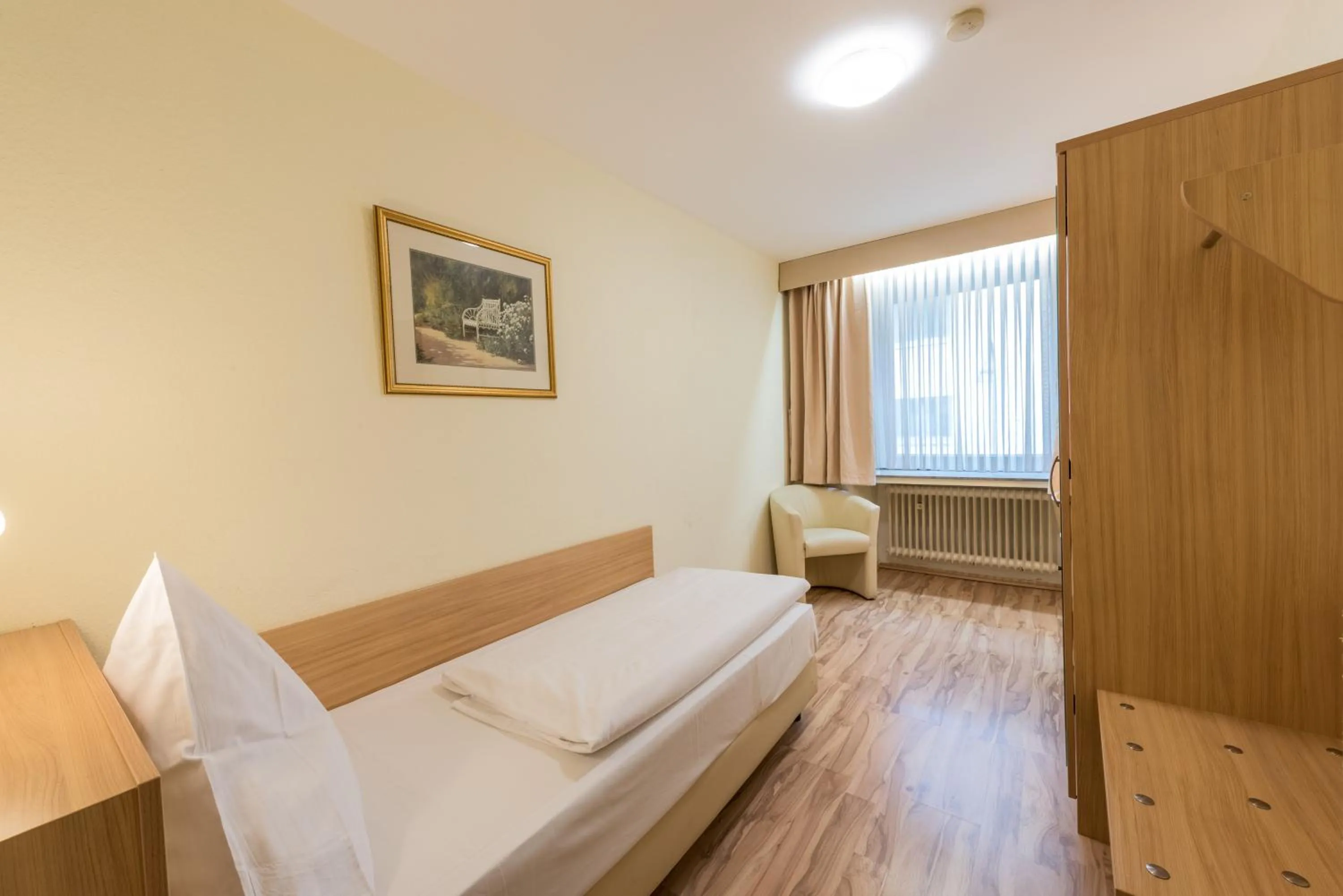 Photo of the whole room, Bed in Hotel Windsor