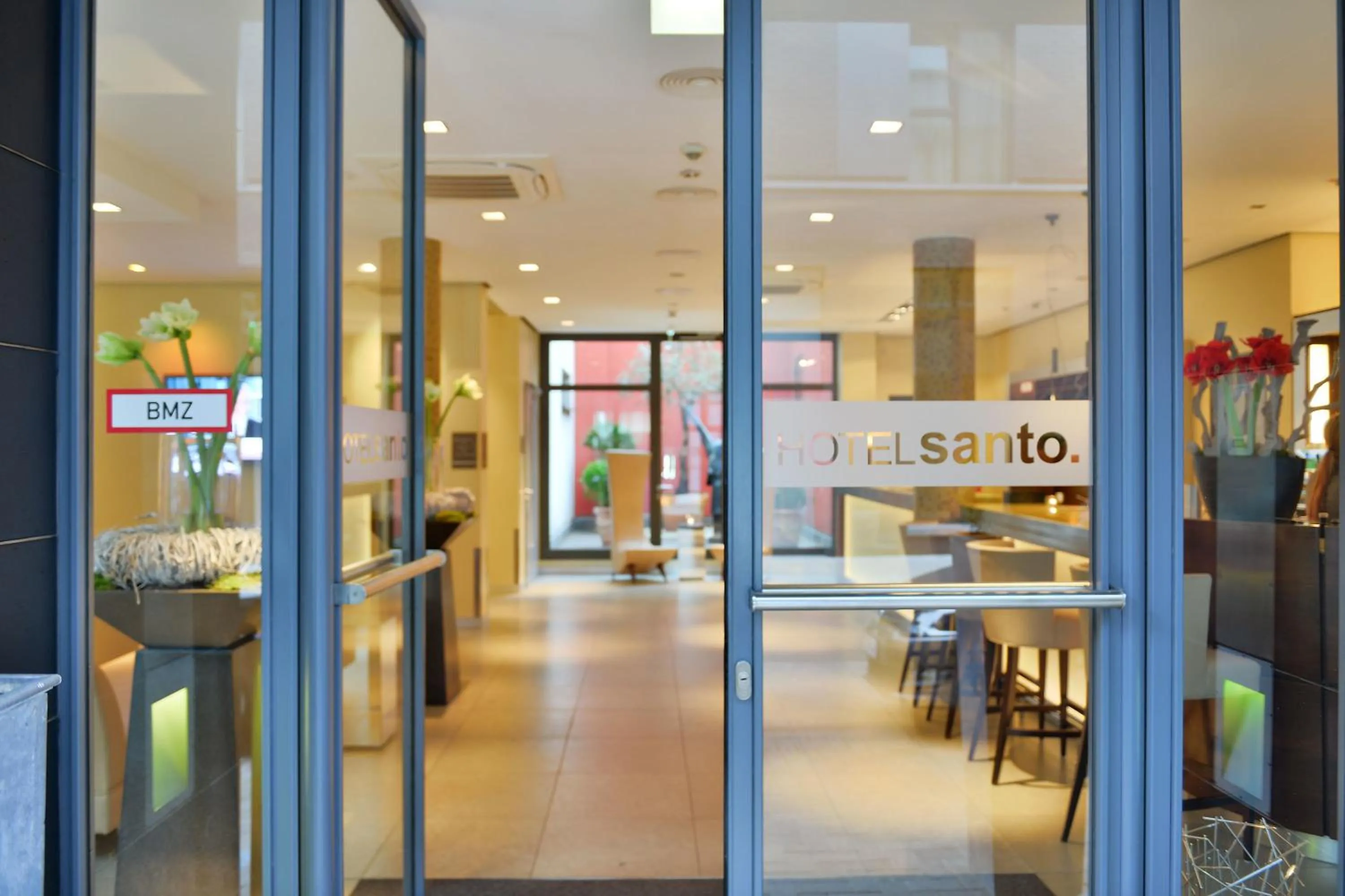 Facade/entrance in Hotel Santo