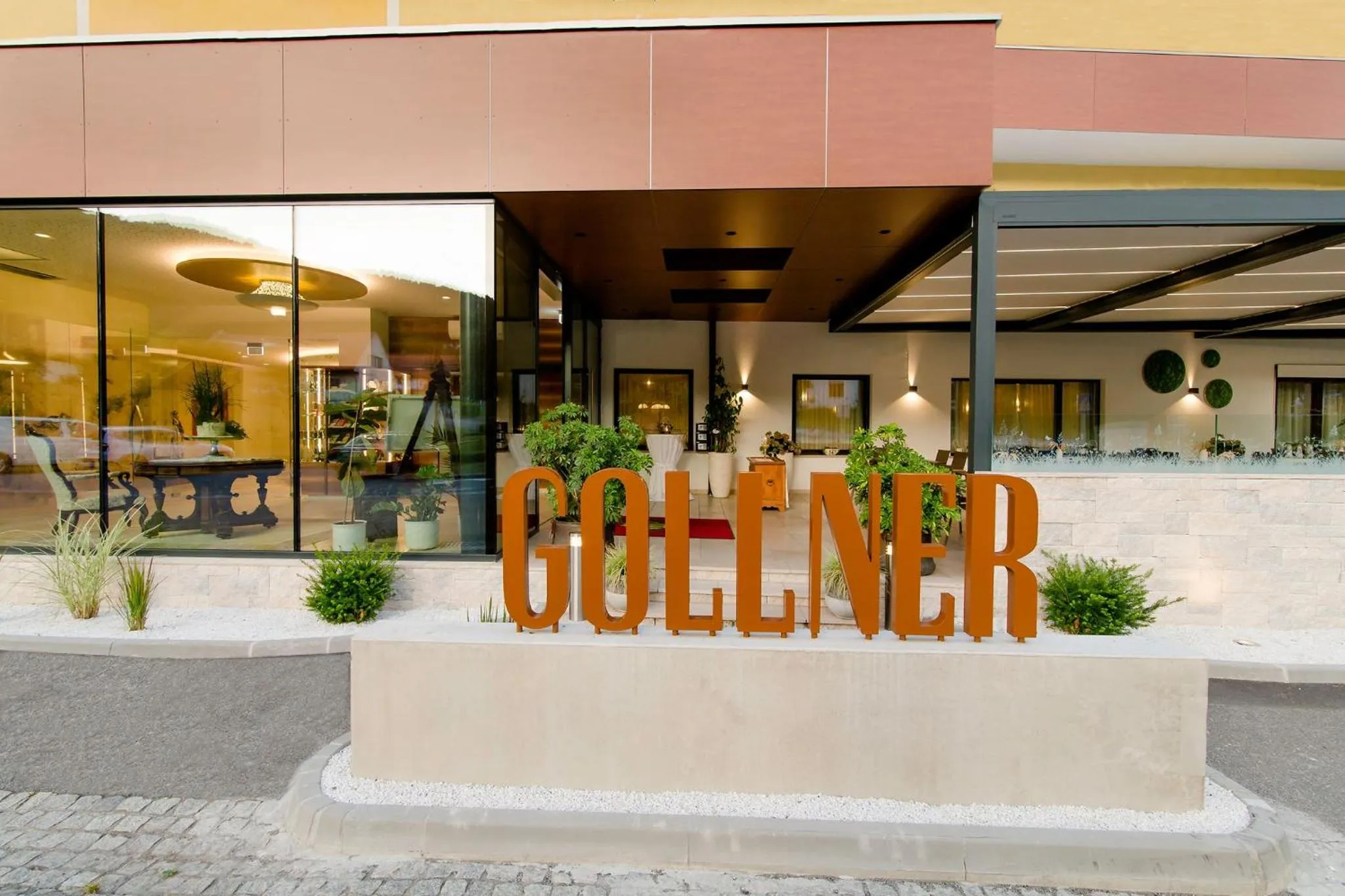 Facade/entrance in Hotel-Restaurant Gollner