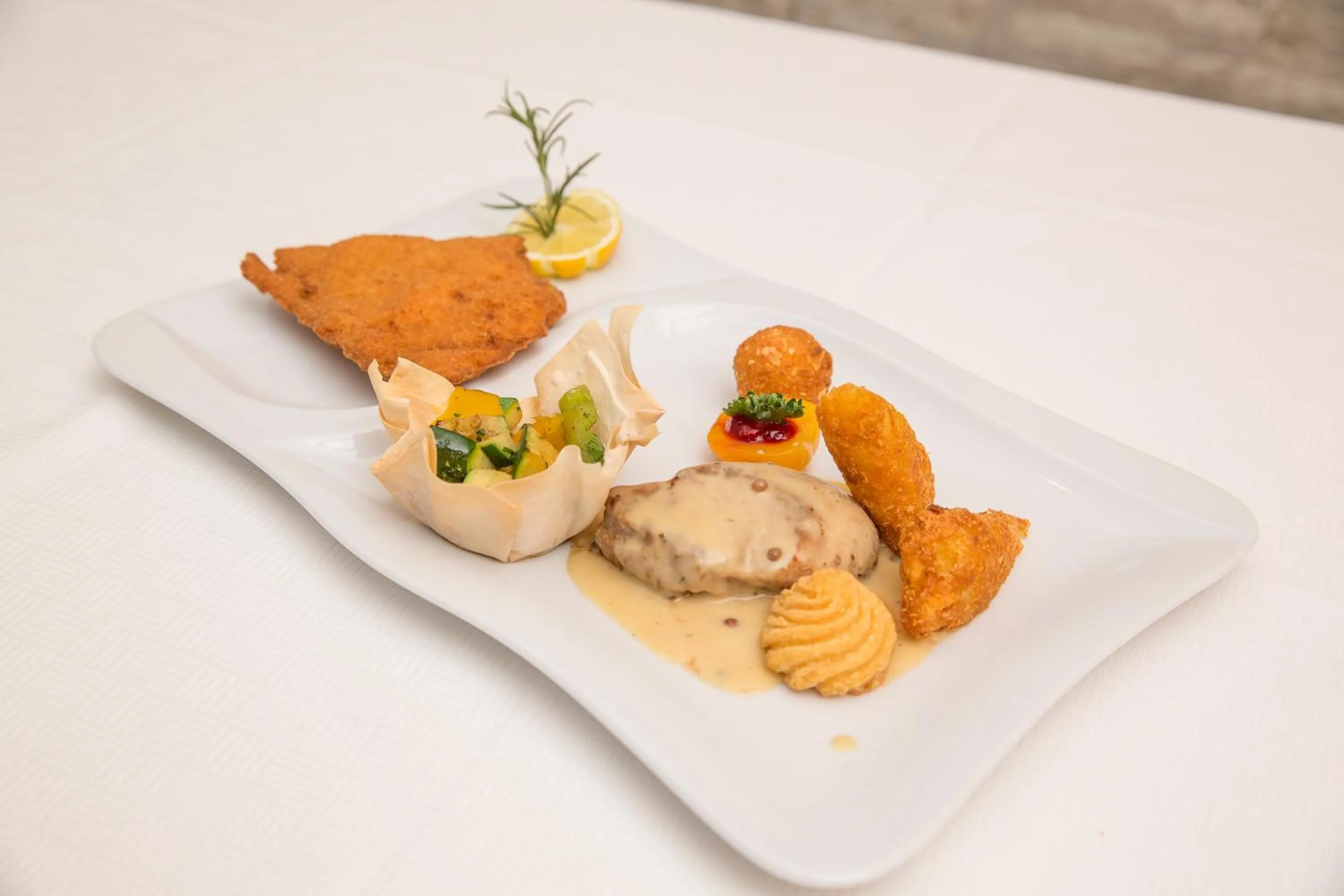 Restaurant/places to eat in Hotel-Restaurant Gollner