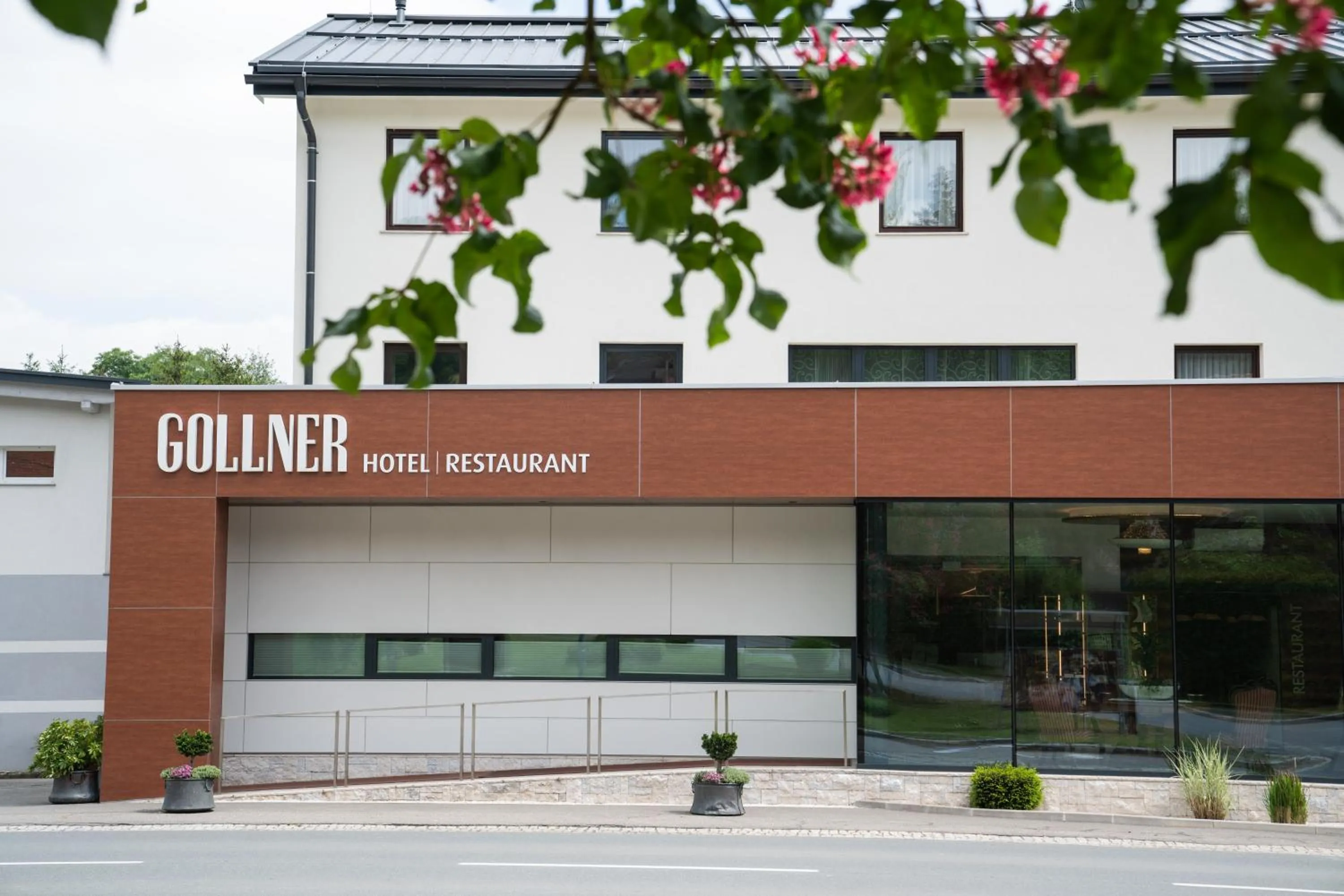 Property building in Hotel-Restaurant Gollner