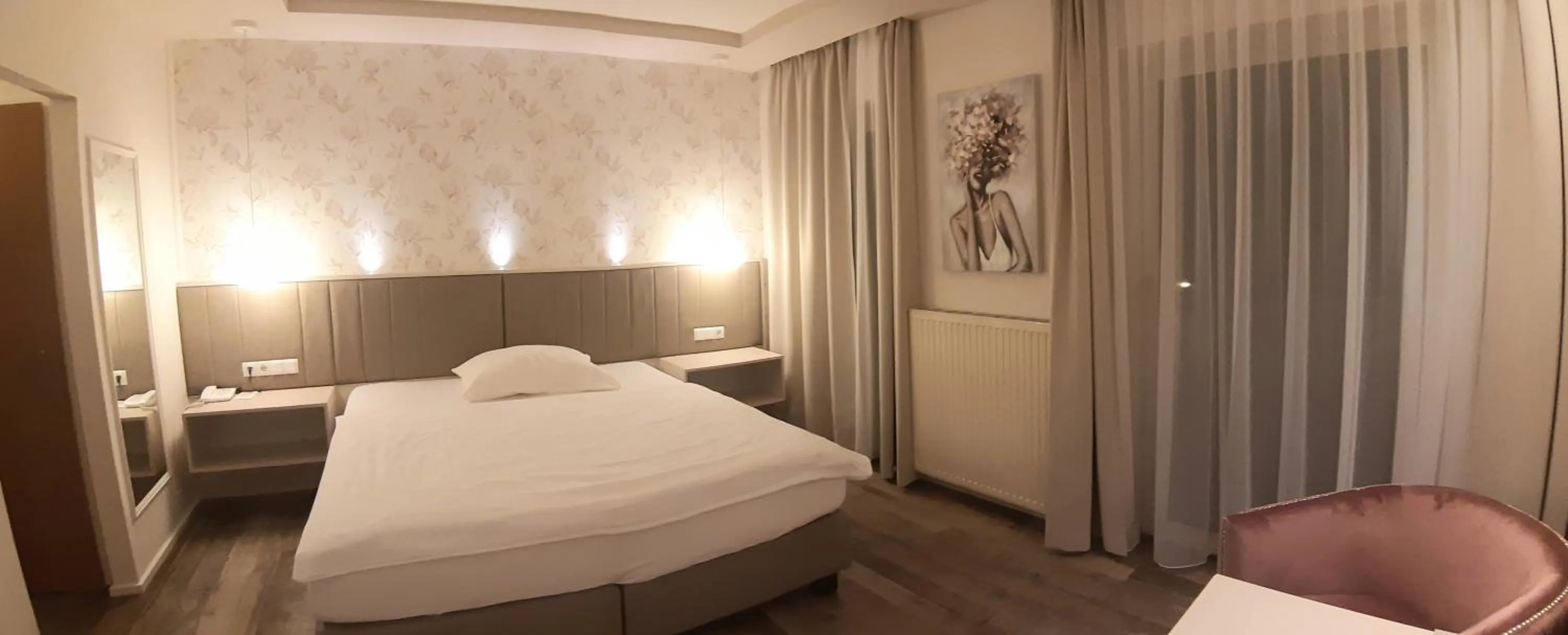 Photo of the whole room, Bed in Hotel-Restaurant Gollner