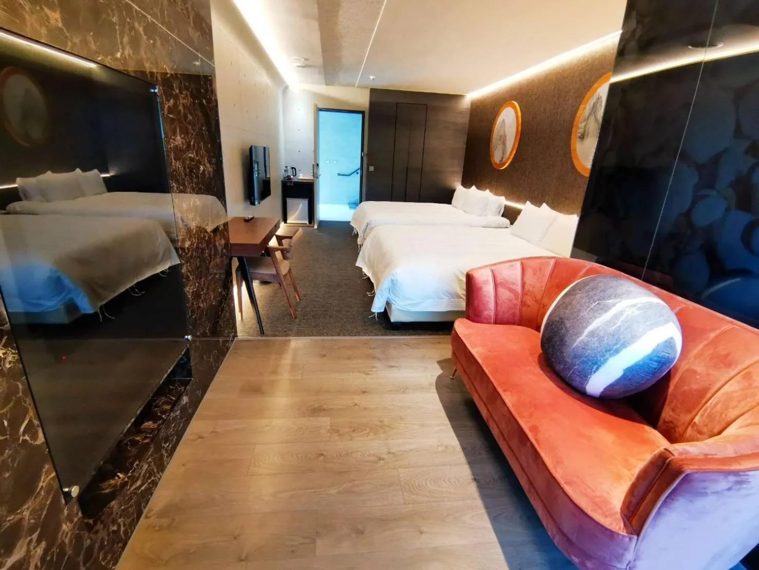 Photo of the whole room, Bed in Kenting Gala Vineyard