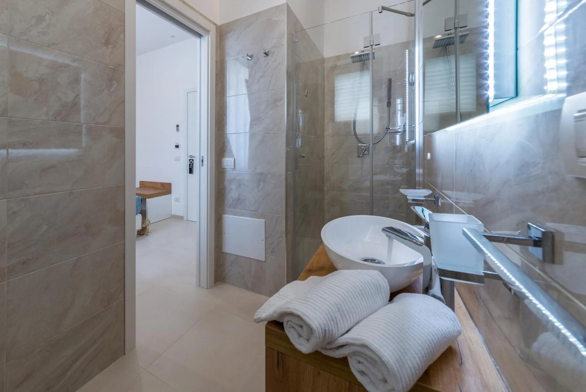 Bathroom in Artemide Hotel