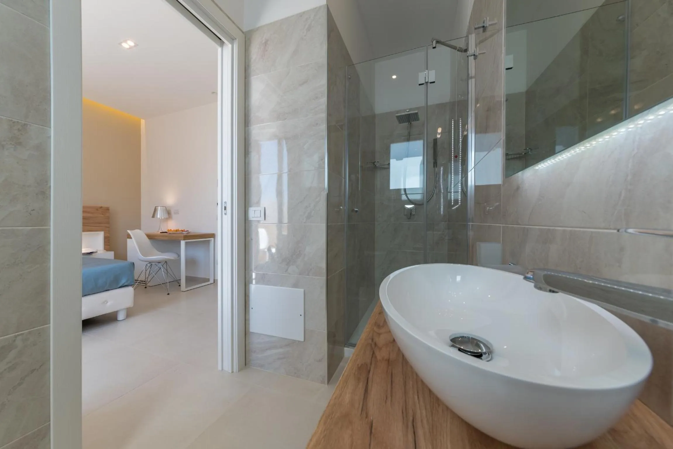 Bathroom in Artemide Hotel