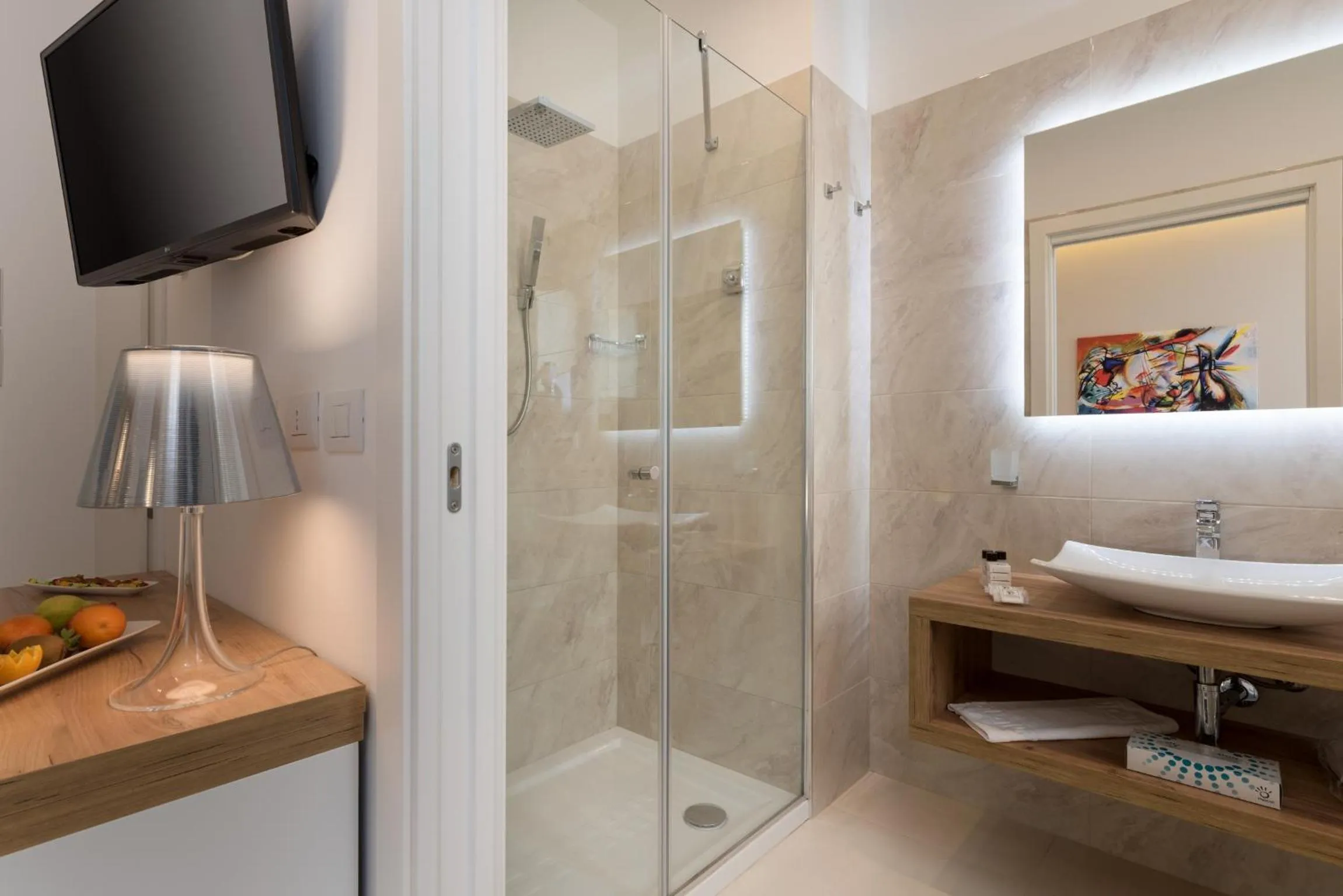 Bathroom, Bed in Artemide Hotel