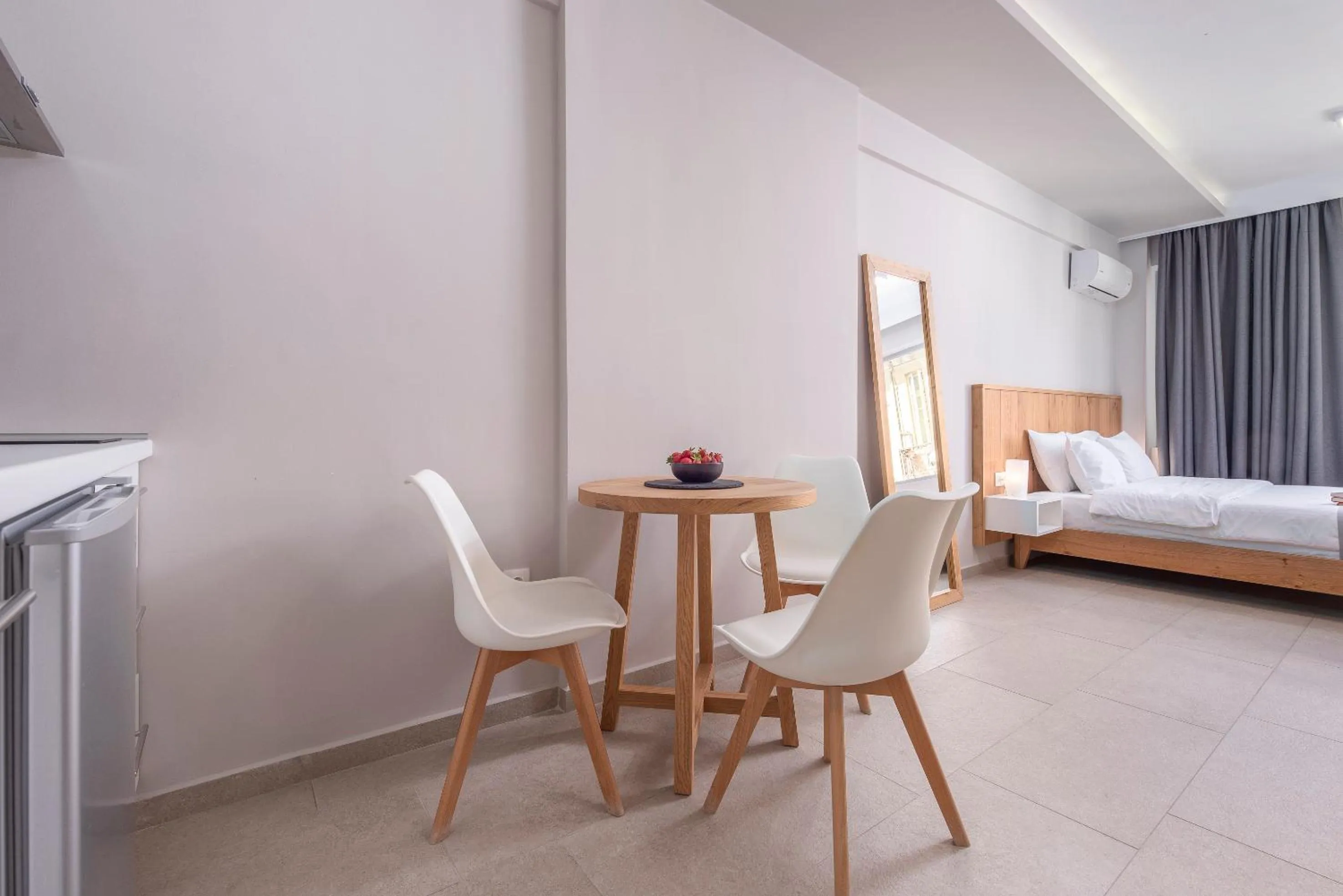 Dining area, Bed in Your City Level