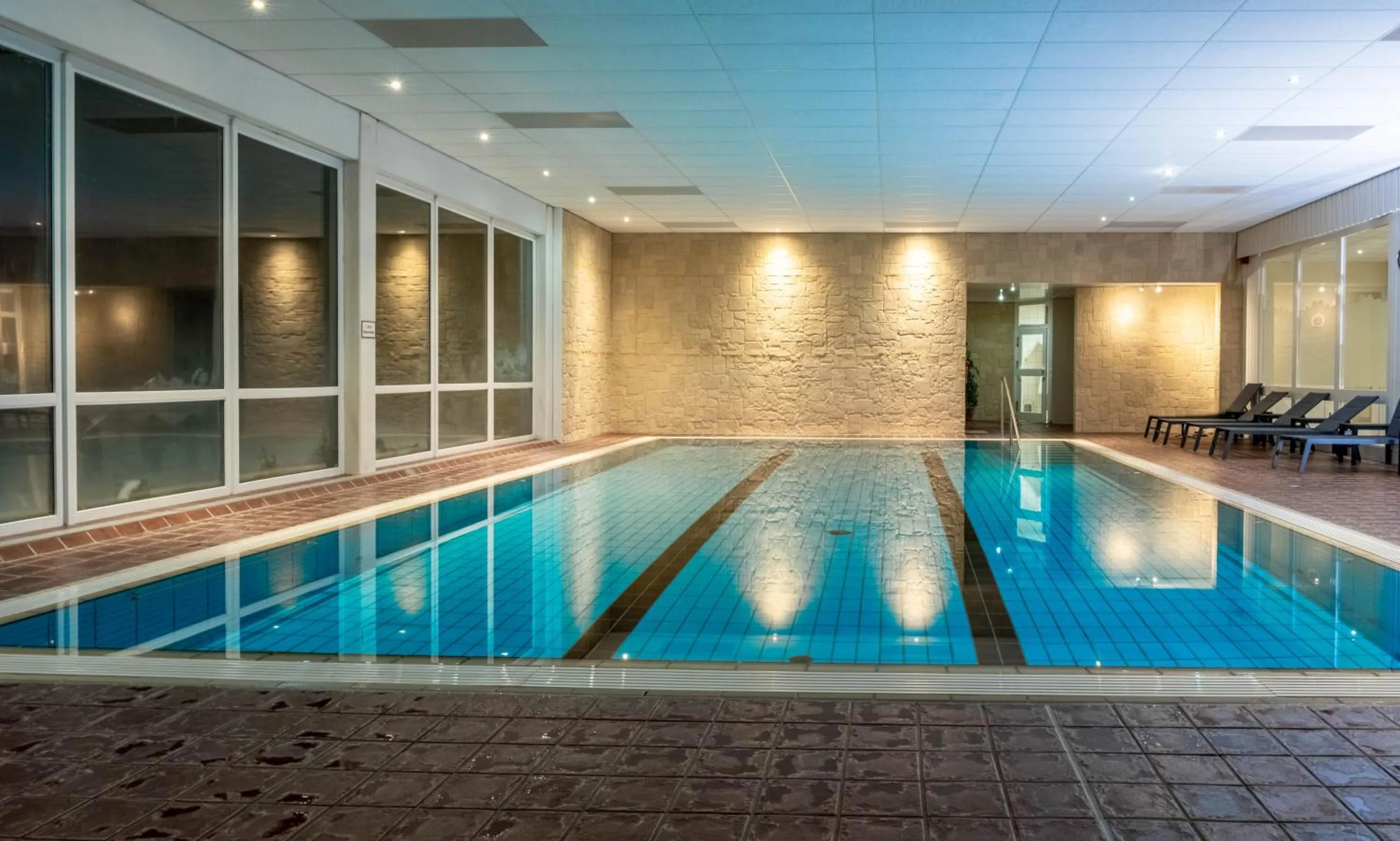 Swimming pool in Hotel Winterberg Resort