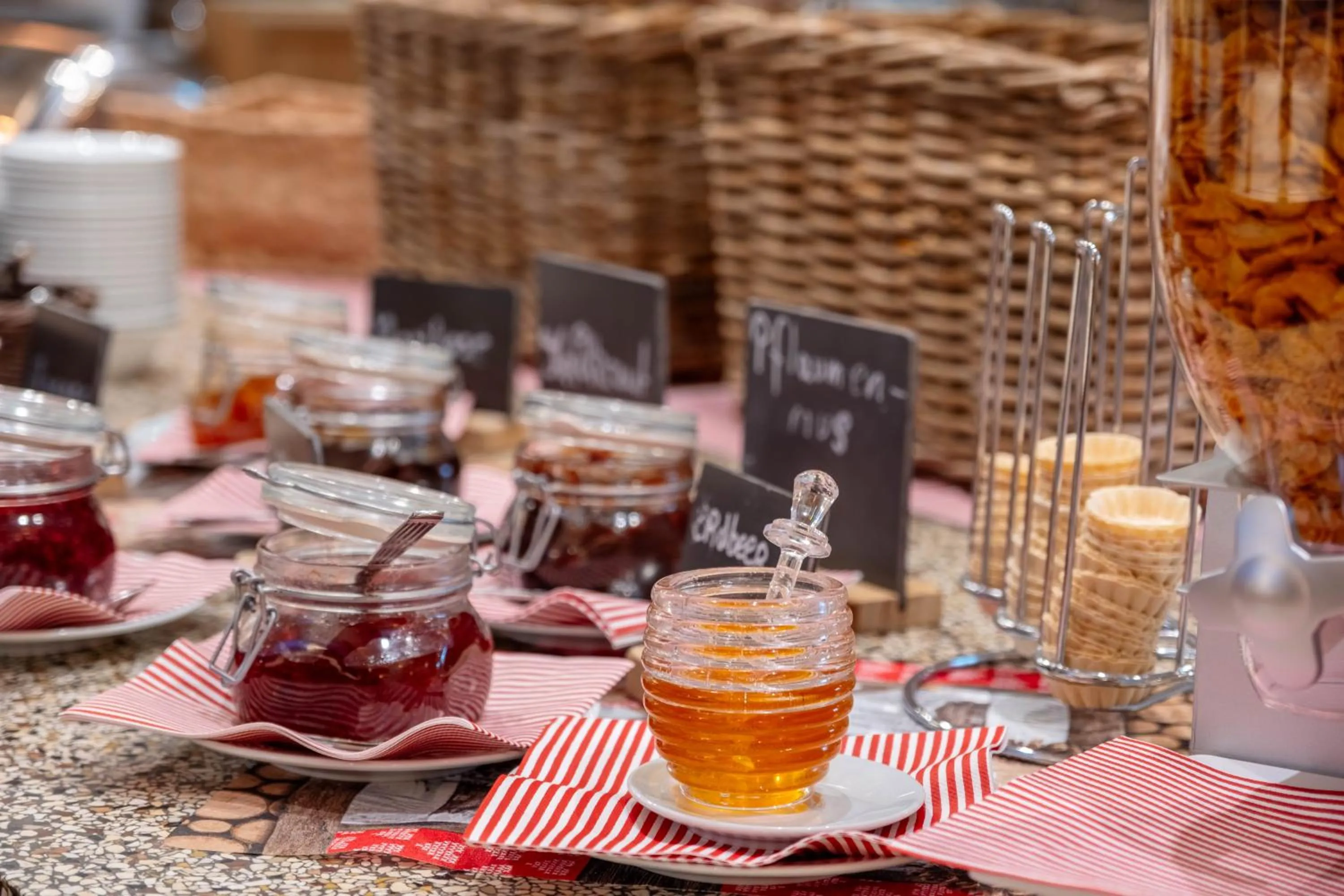 Buffet breakfast in Hotel Winterberg Resort