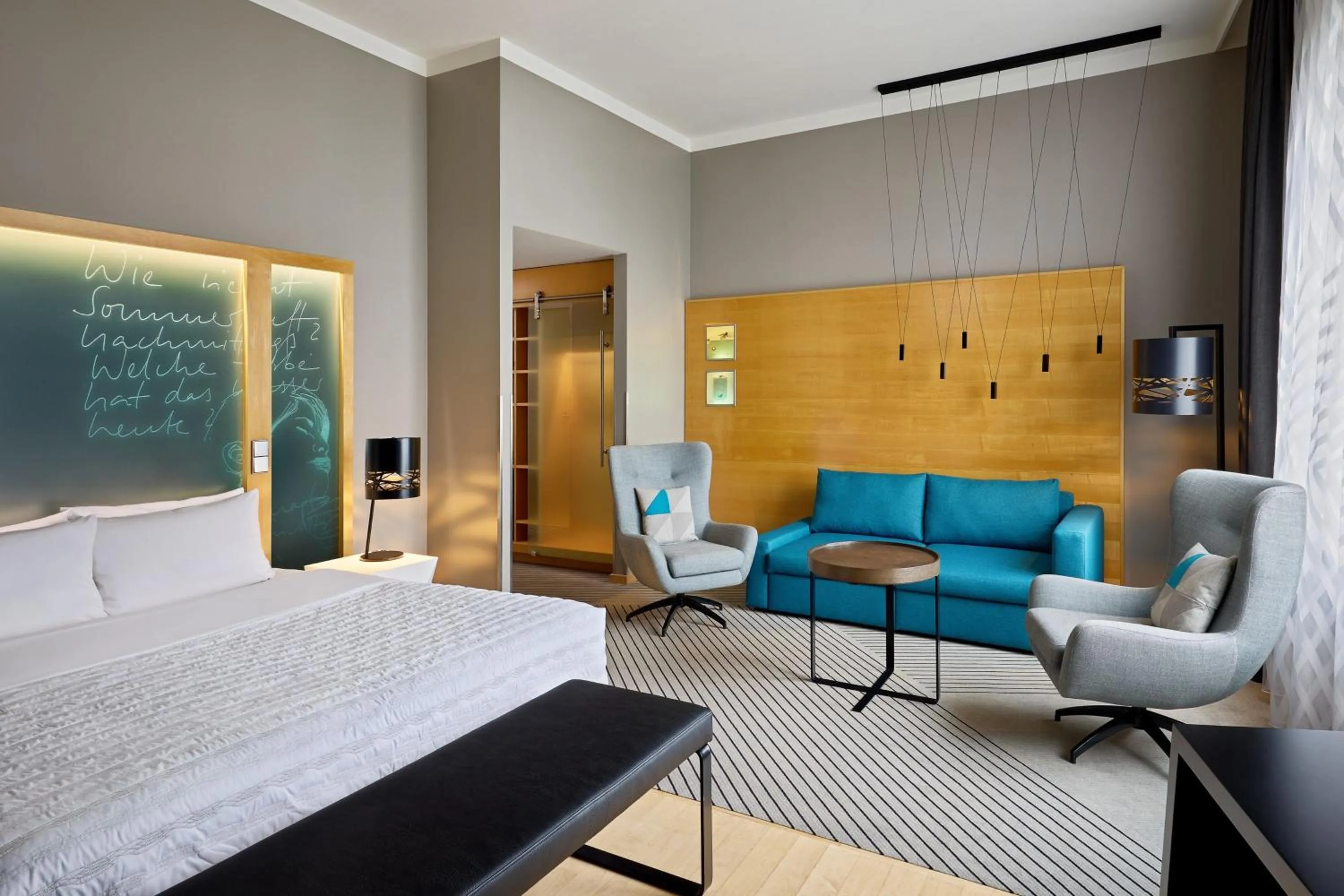 Photo of the whole room, Bed in Le Méridien Hamburg