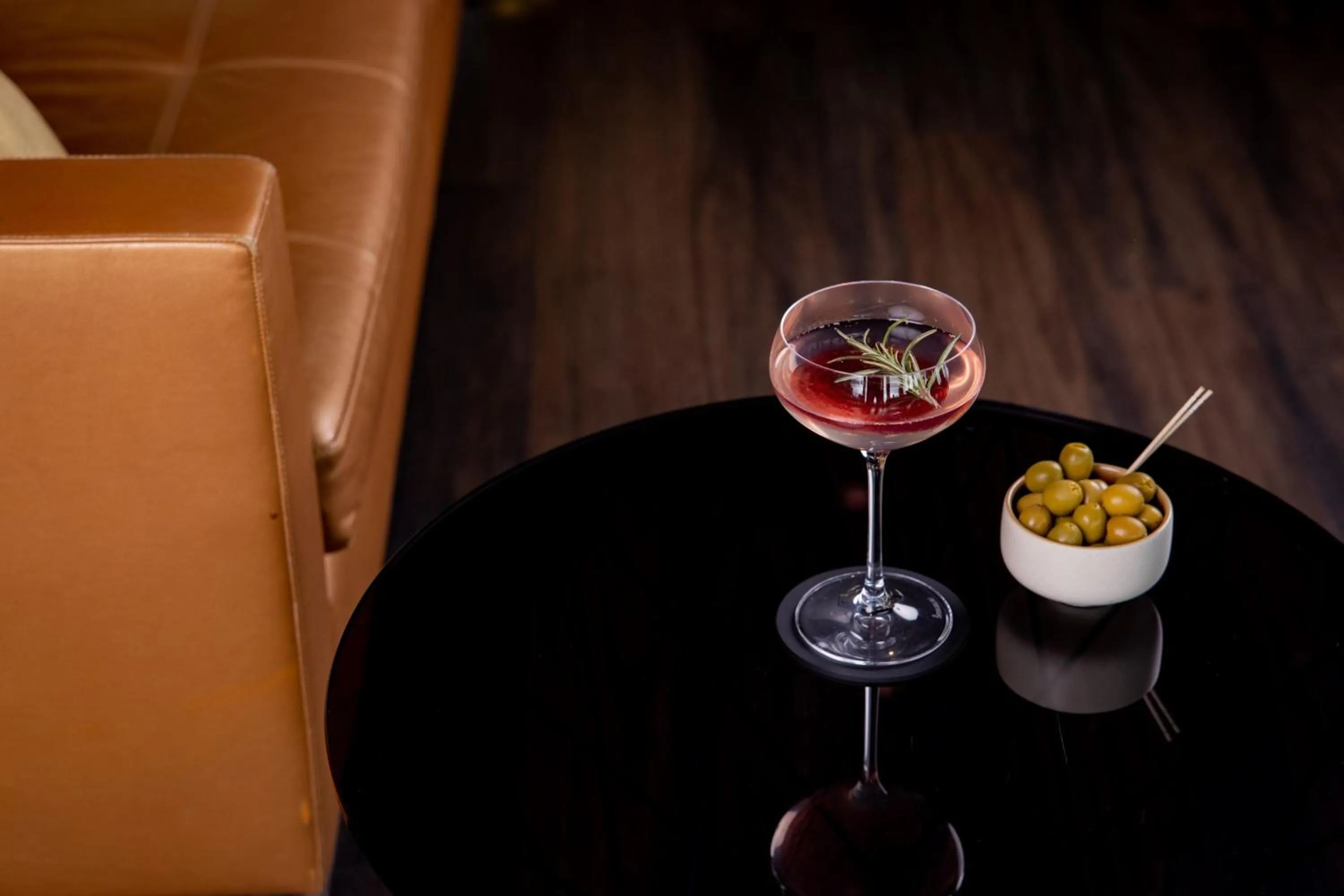 Lounge or bar in Le Méridien Hamburg