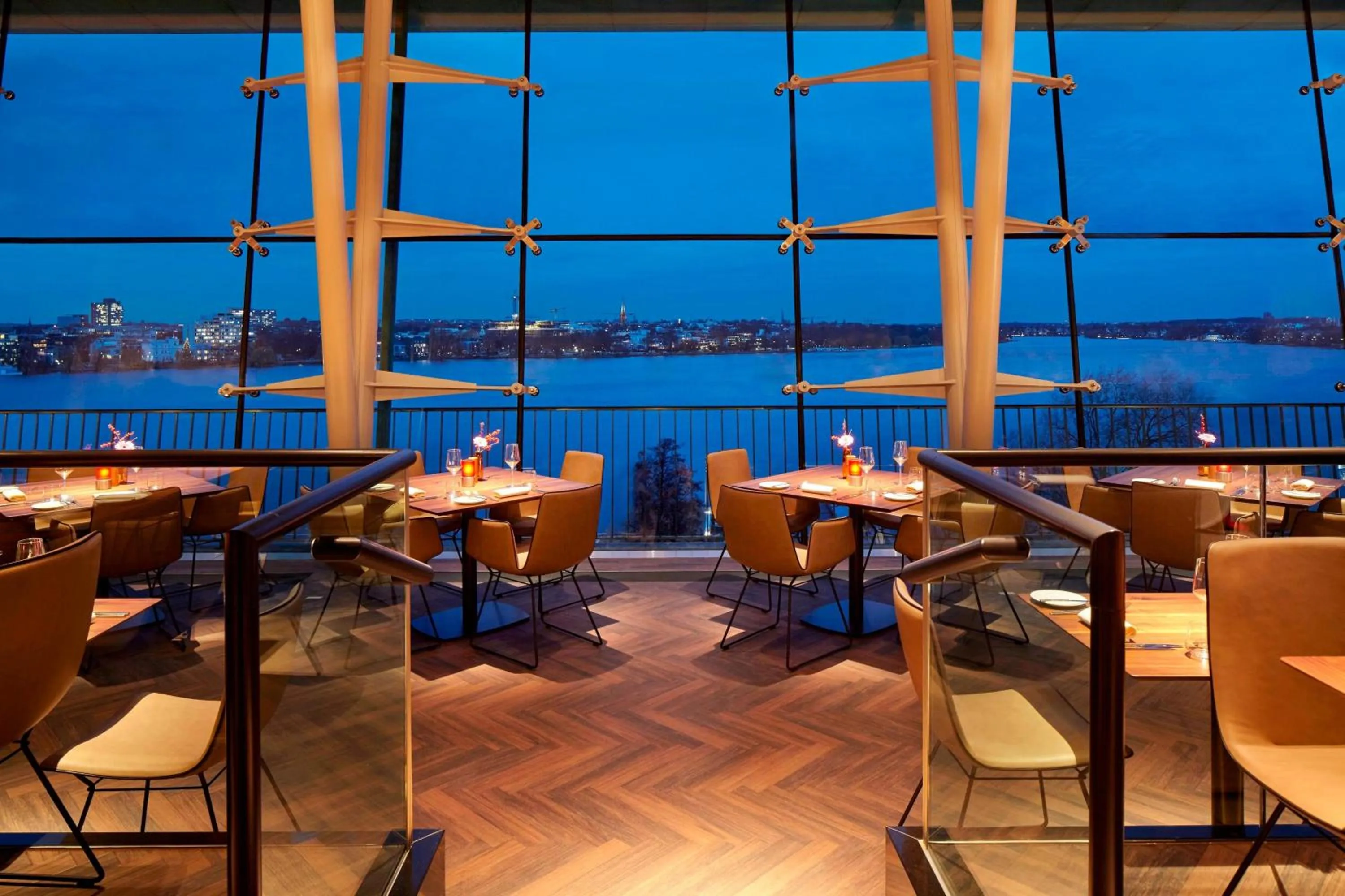 Restaurant/places to eat in Le Méridien Hamburg