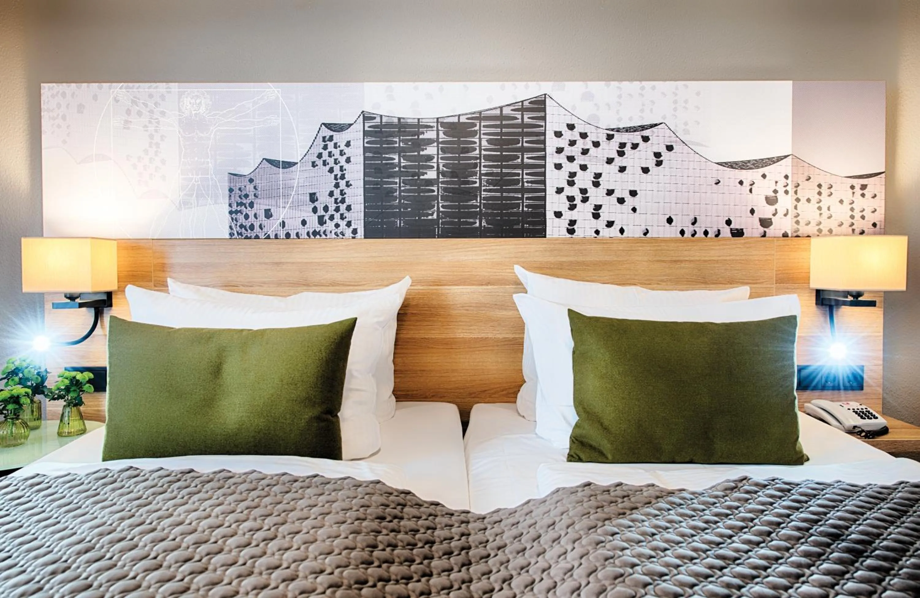 Photo of the whole room, Bed in Leonardo Hotel Hamburg Stillhorn