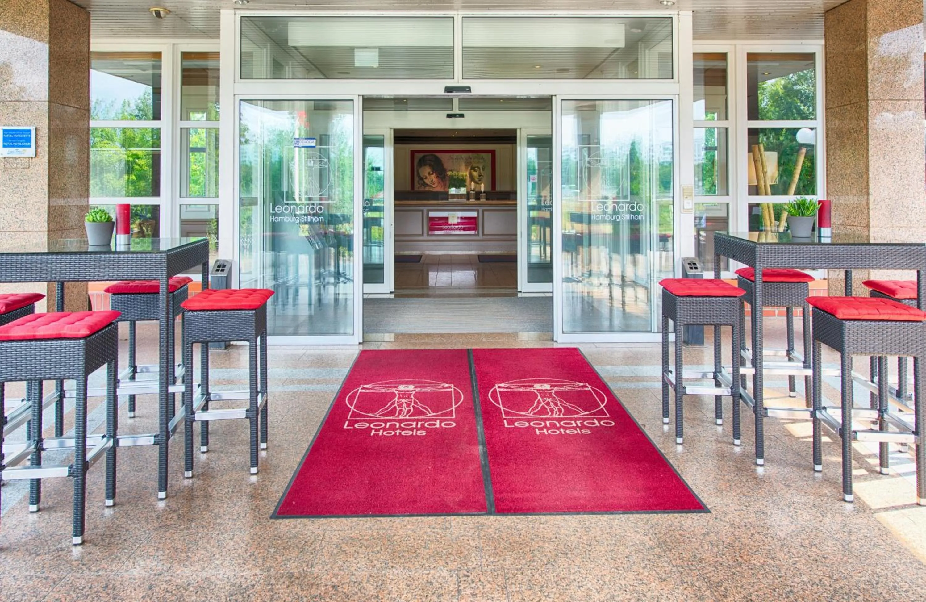 Facade/entrance in Leonardo Hotel Hamburg Stillhorn