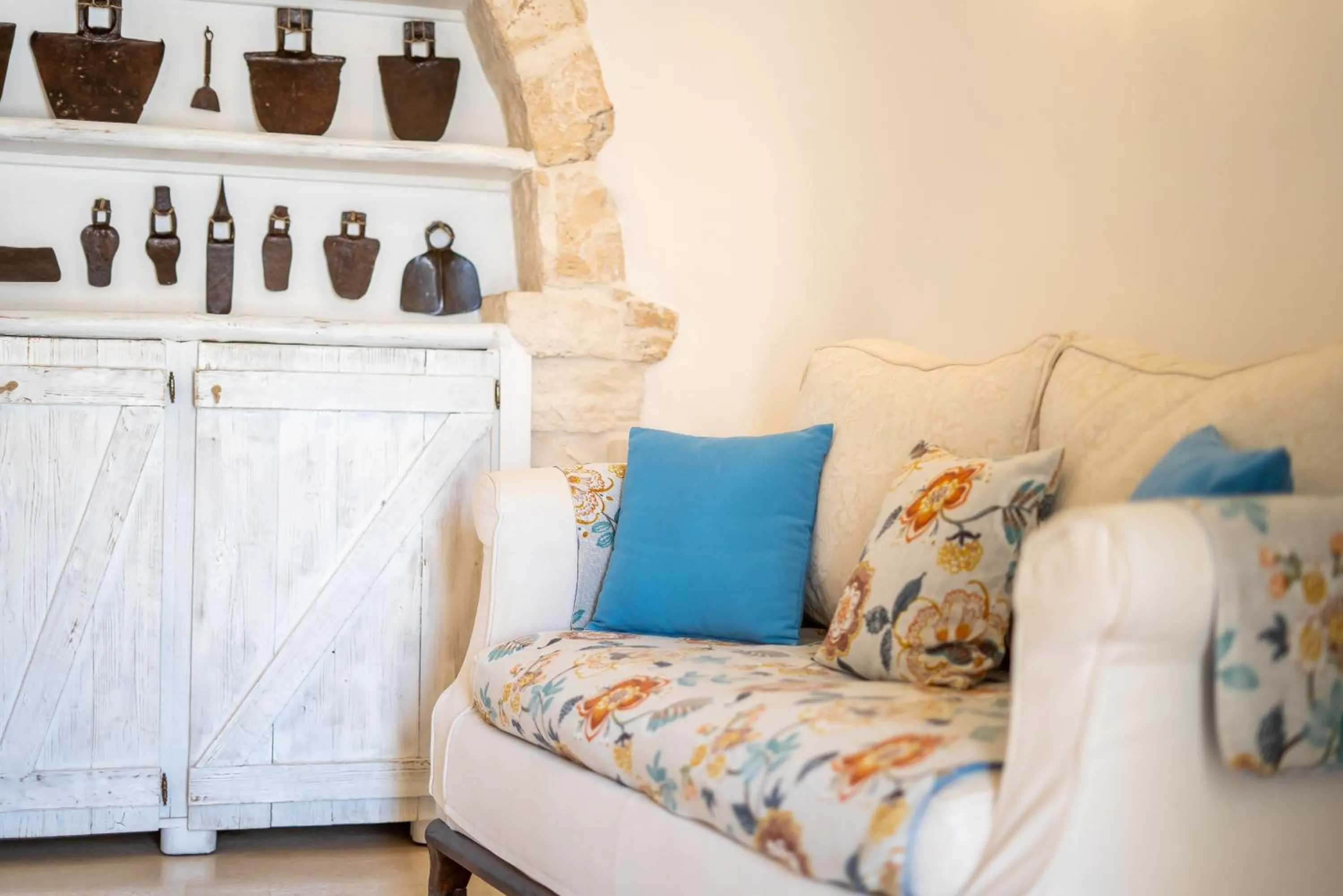 Living room, Bed in Trulli Holiday Deluxe & Wellness