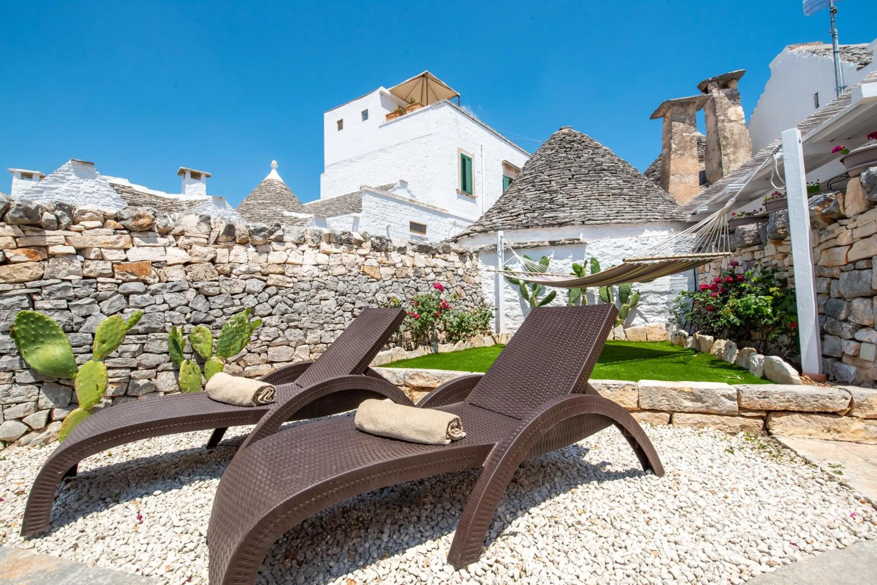 Garden in Trulli Holiday Deluxe & Wellness