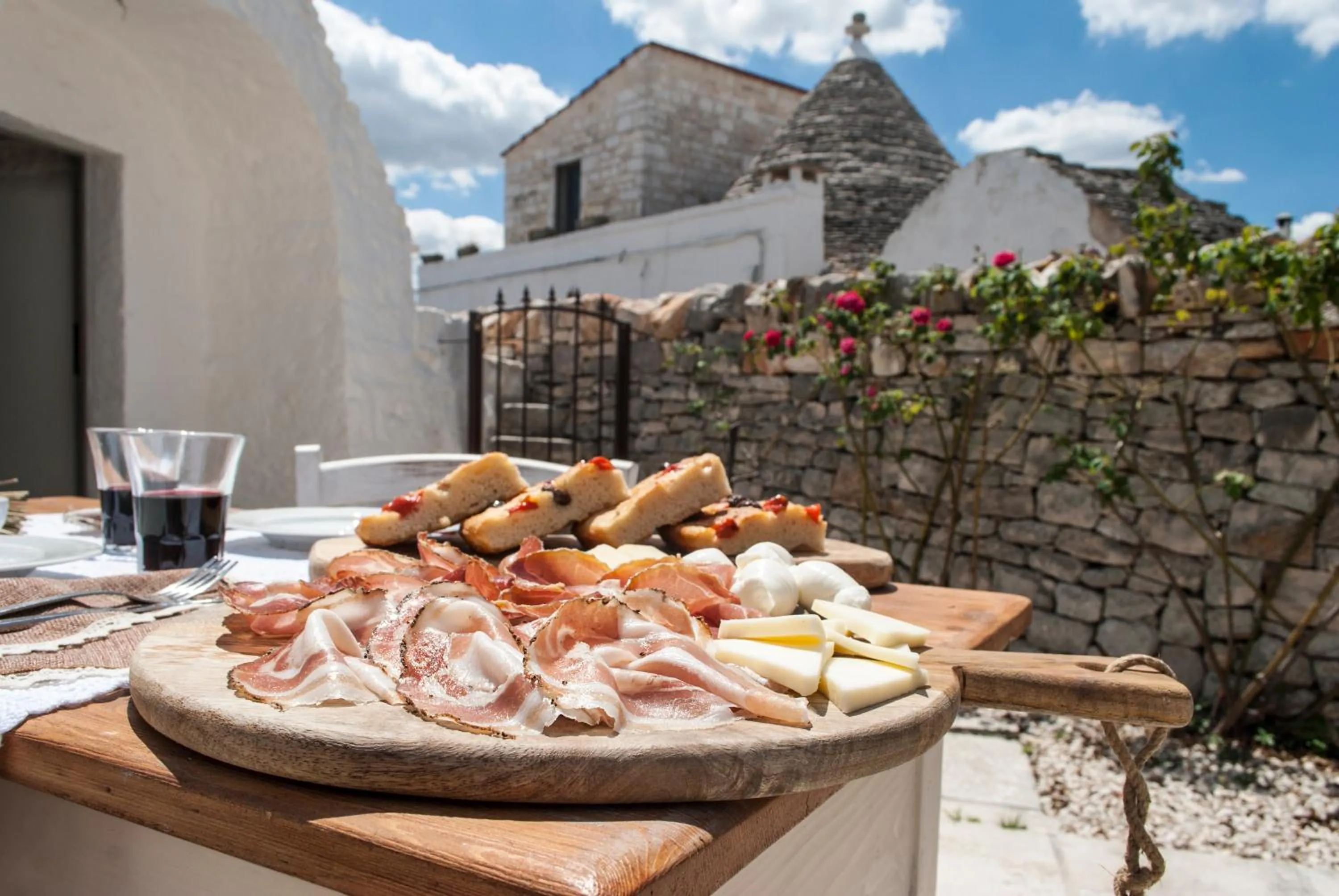 Garden in Trulli Holiday Deluxe & Wellness