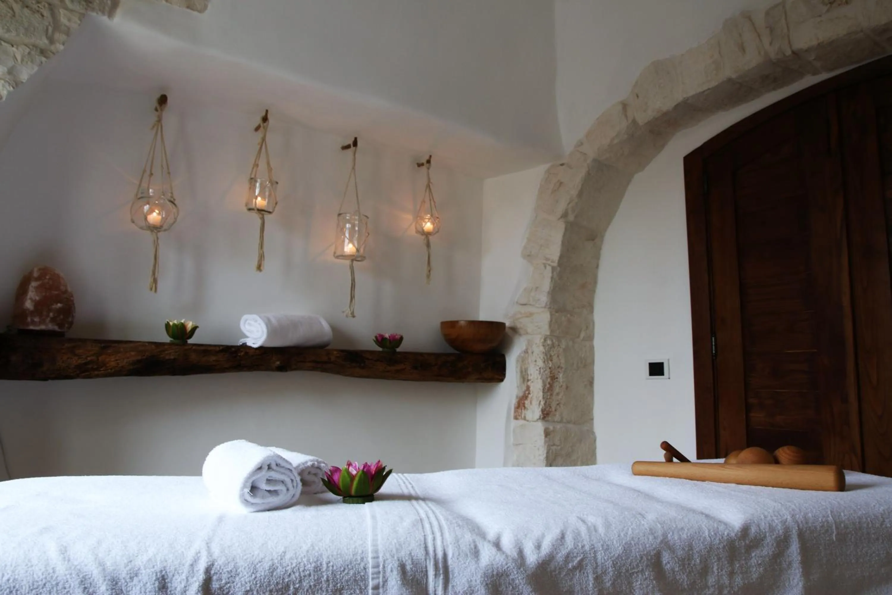 Massage, Bed in Trulli Holiday Deluxe & Wellness