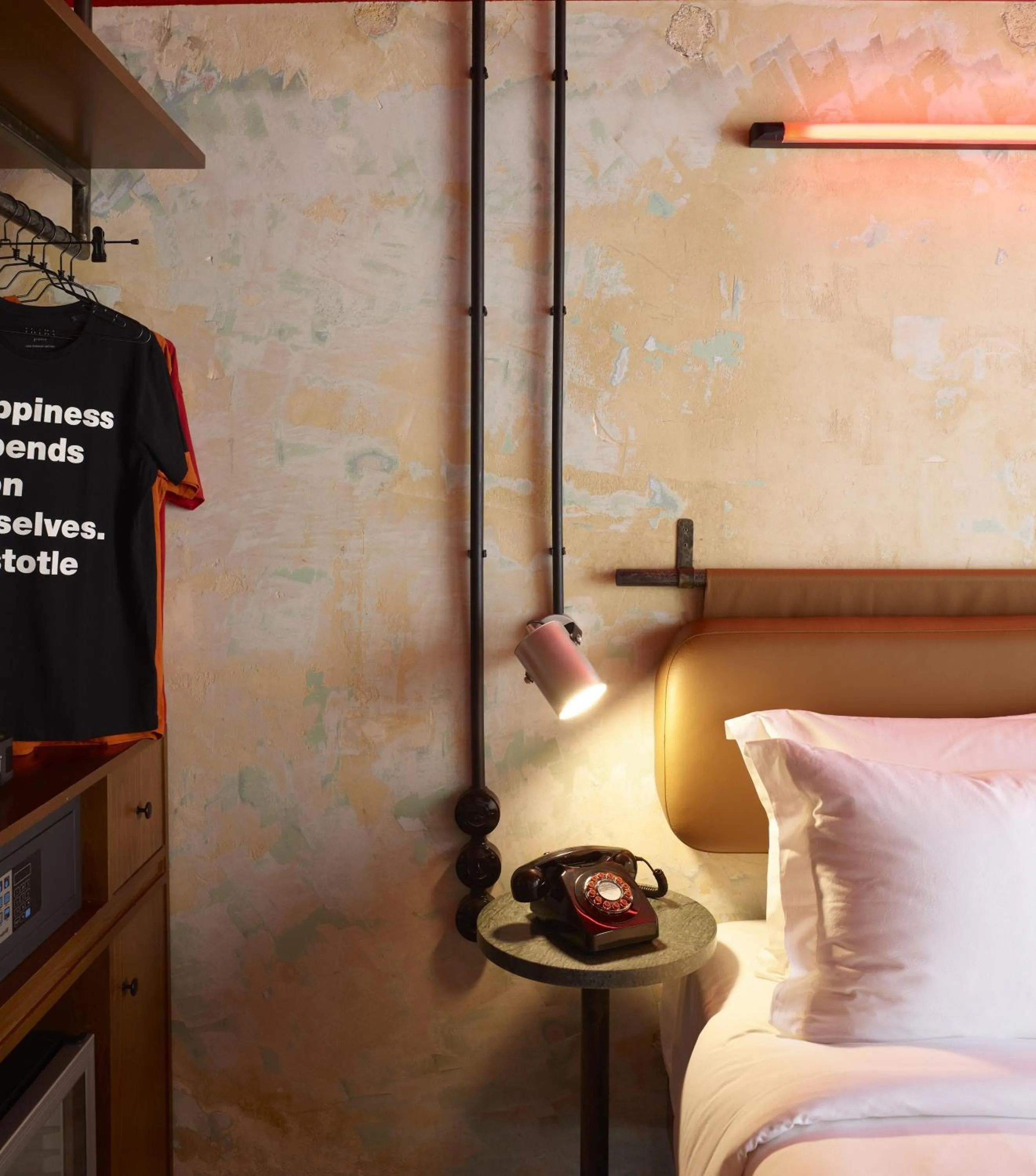 Photo of the whole room in Dave Red Athens