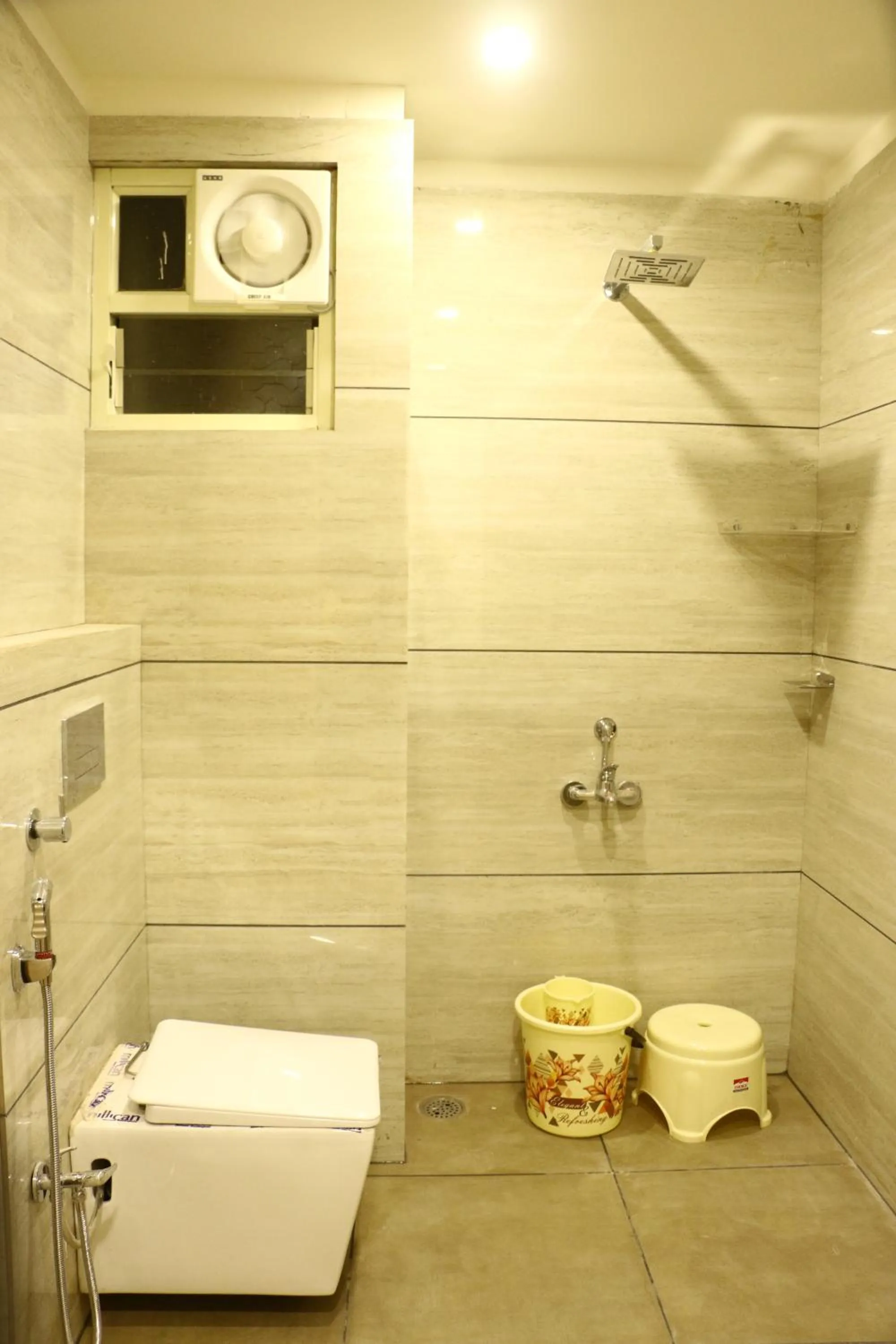 Bathroom in lords residency