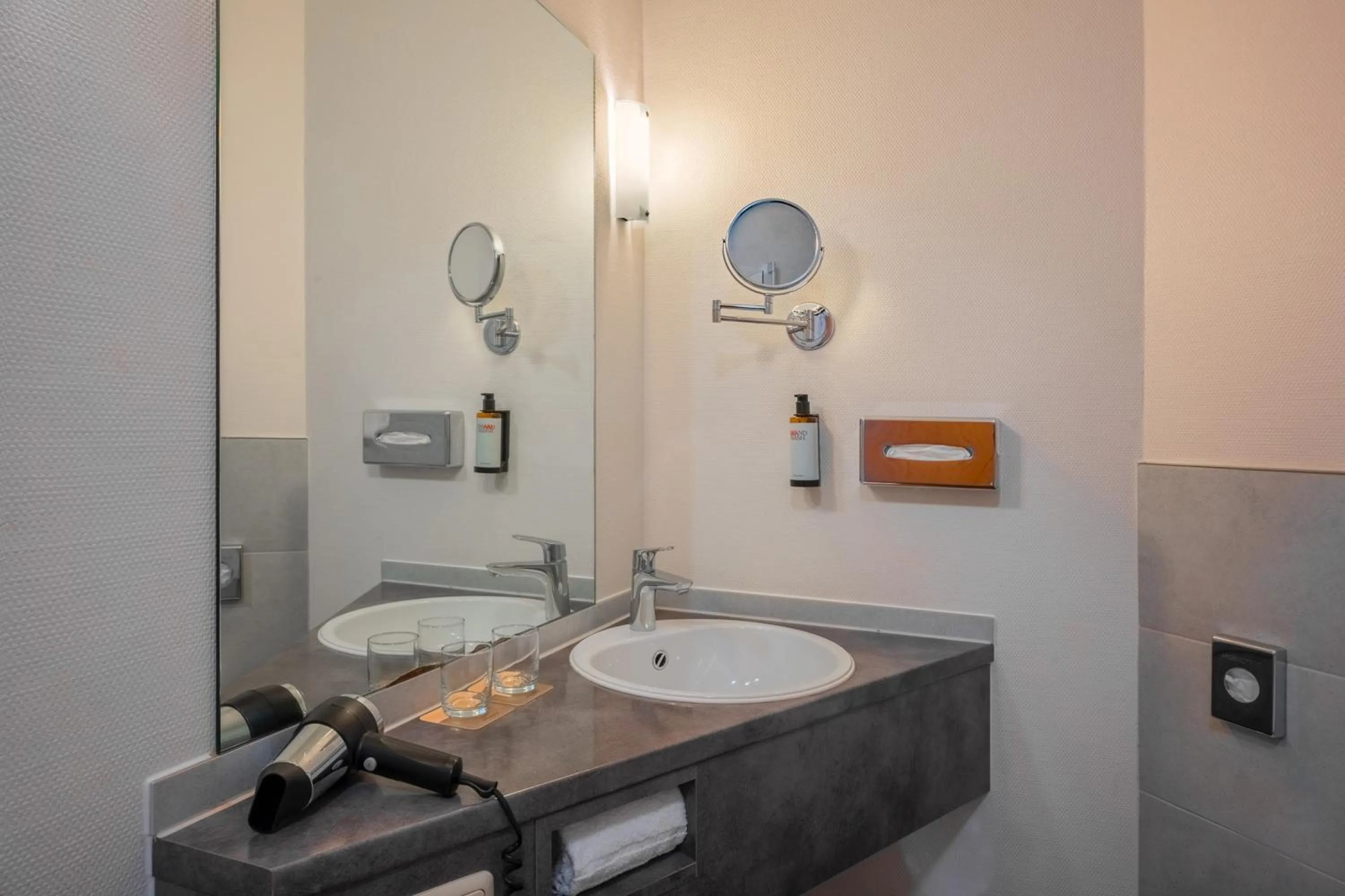 Bathroom in Hotel Oberhausen Neue Mitte affiliated by Meliá