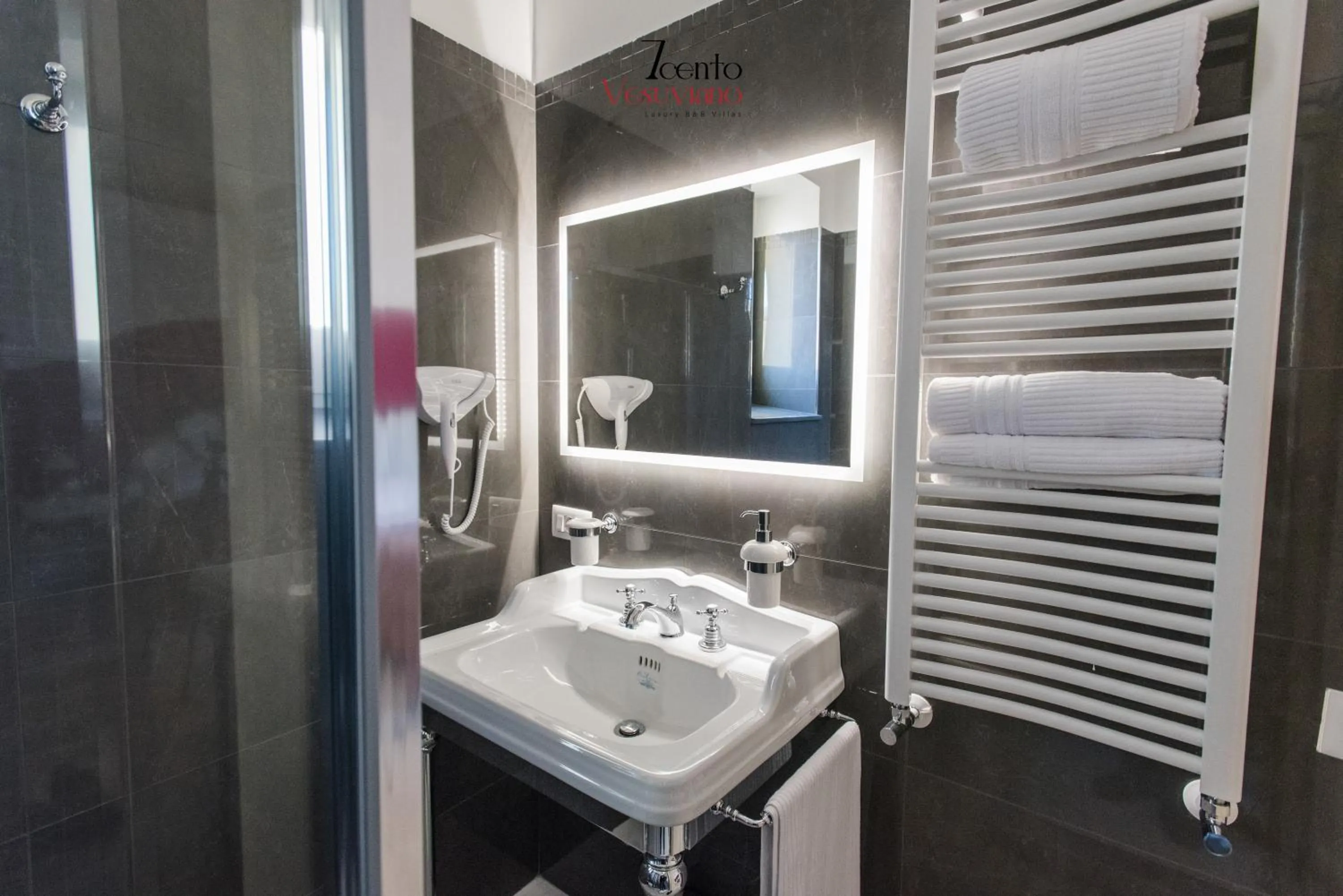 Bathroom in 7cento Vesuviano