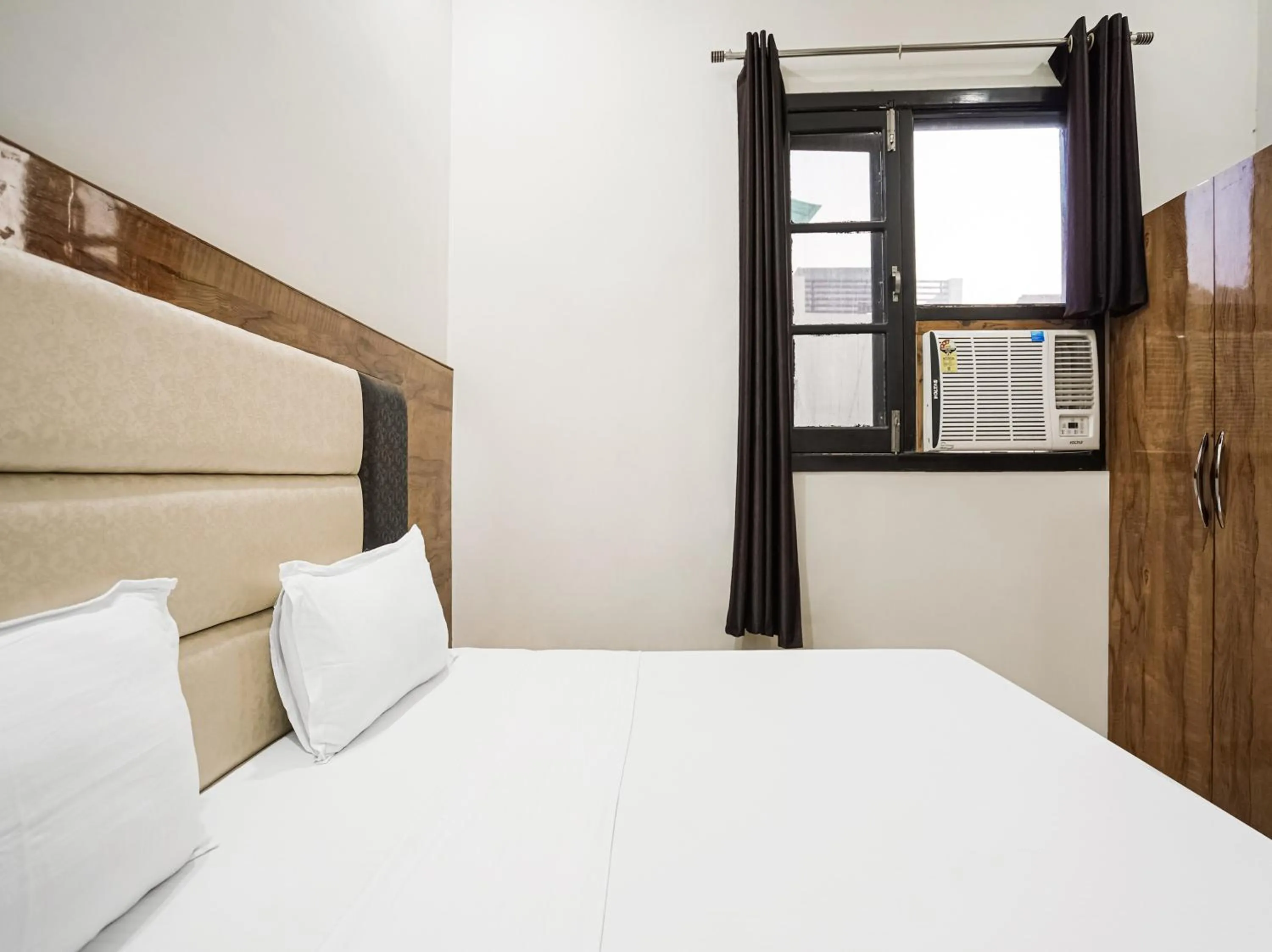 Bedroom, Bed in Hotel Chahal Residency